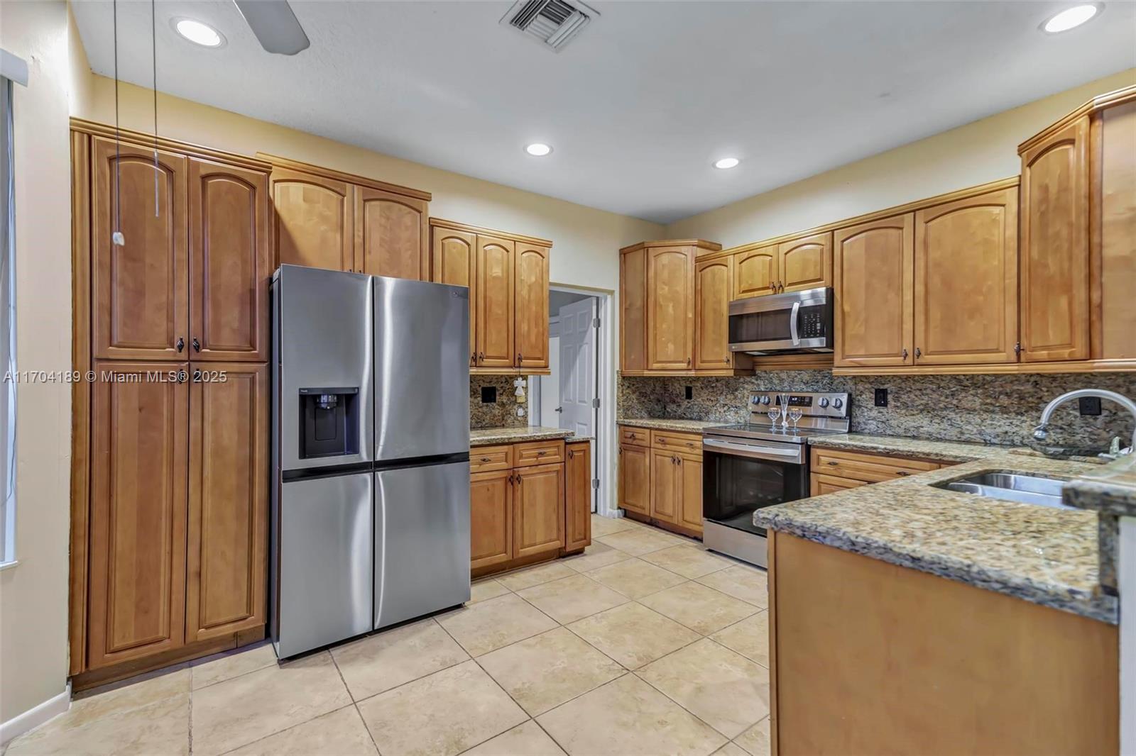 3047 Dogwood Ln, Margate, Florida image 9