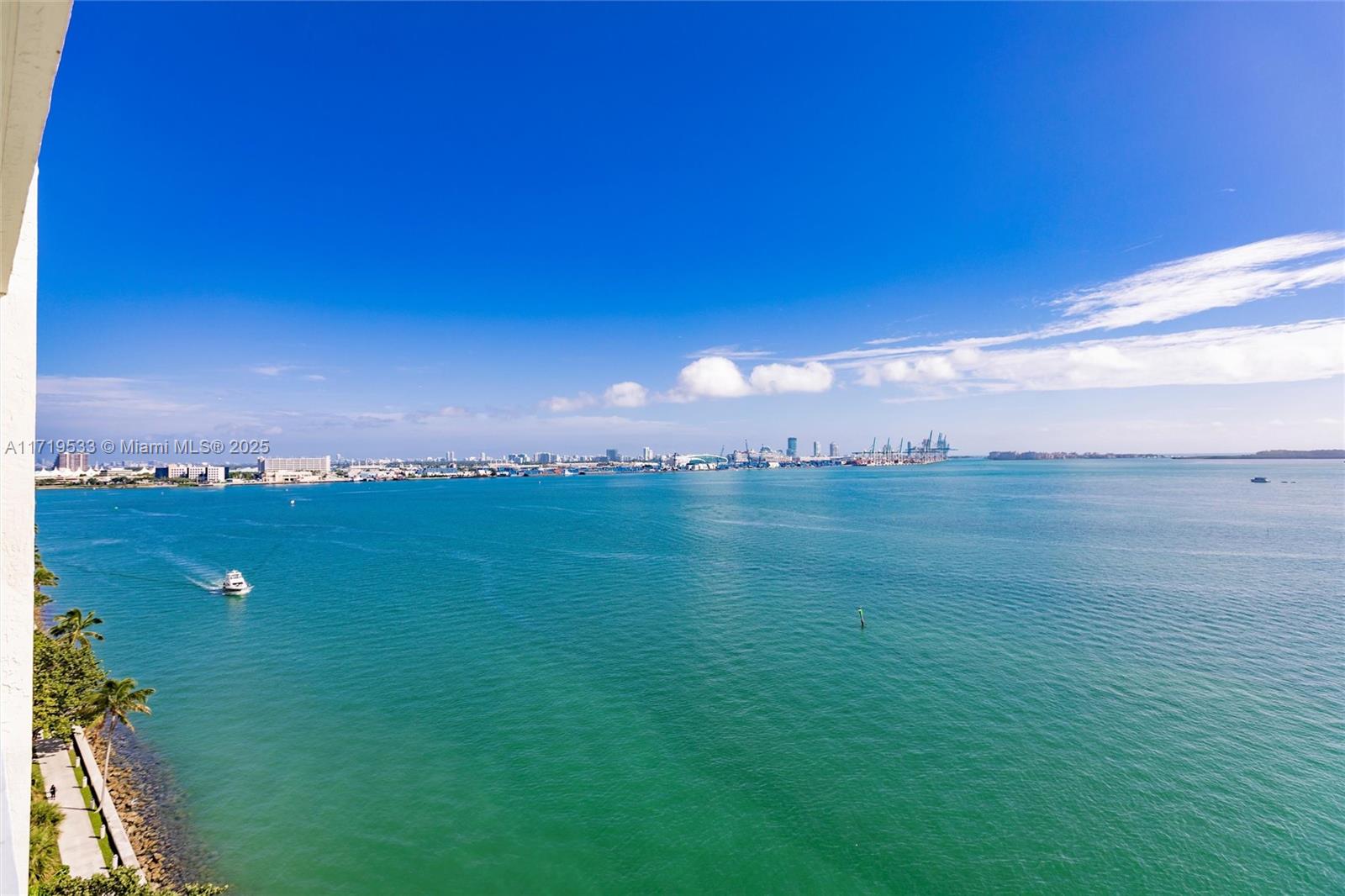 800 Claughton Island Dr #1203, Miami FL 33131