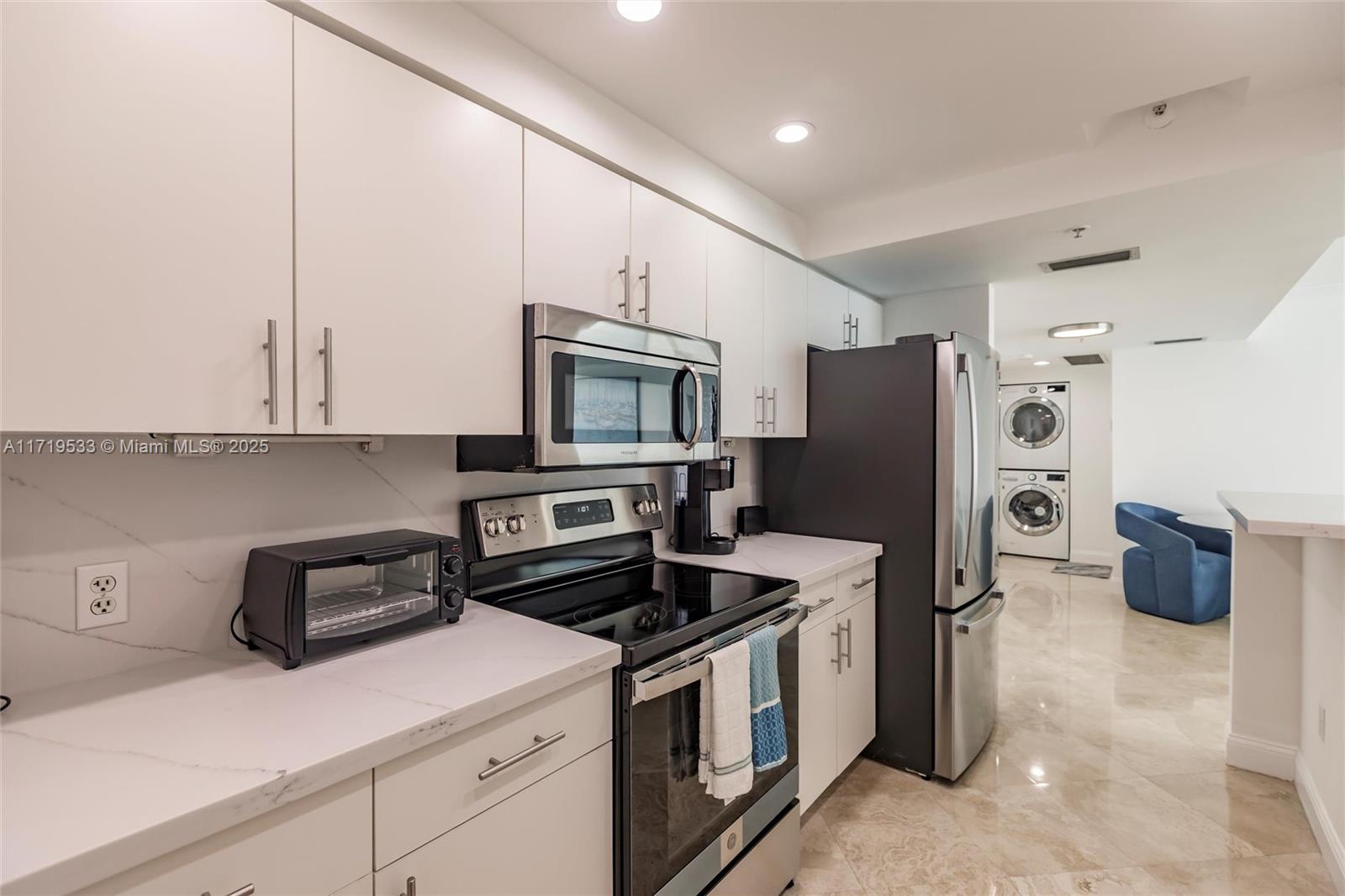 800 Claughton Island Dr #1203, Miami FL 33131