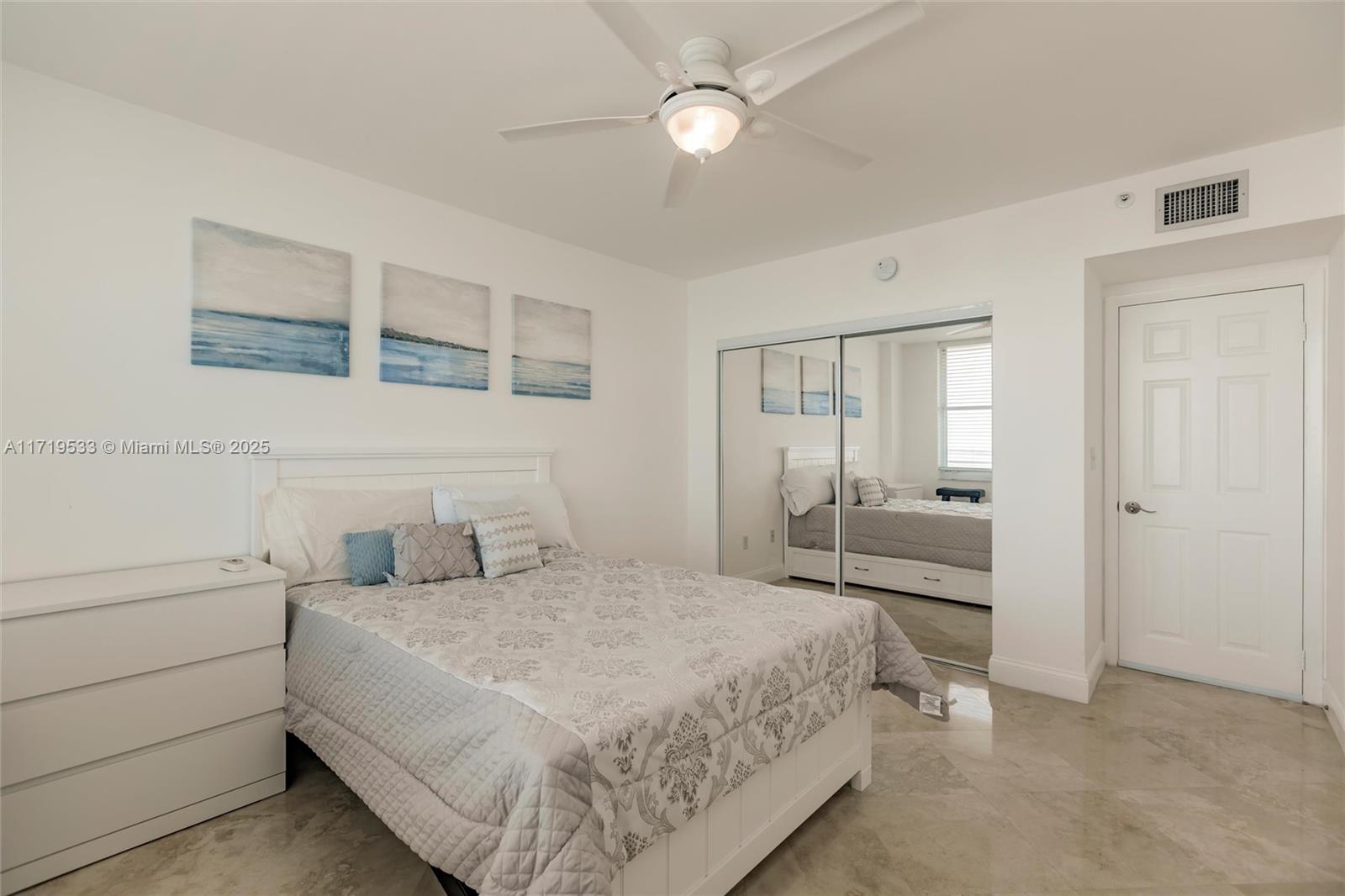 800 Claughton Island Dr #1203, Miami FL 33131