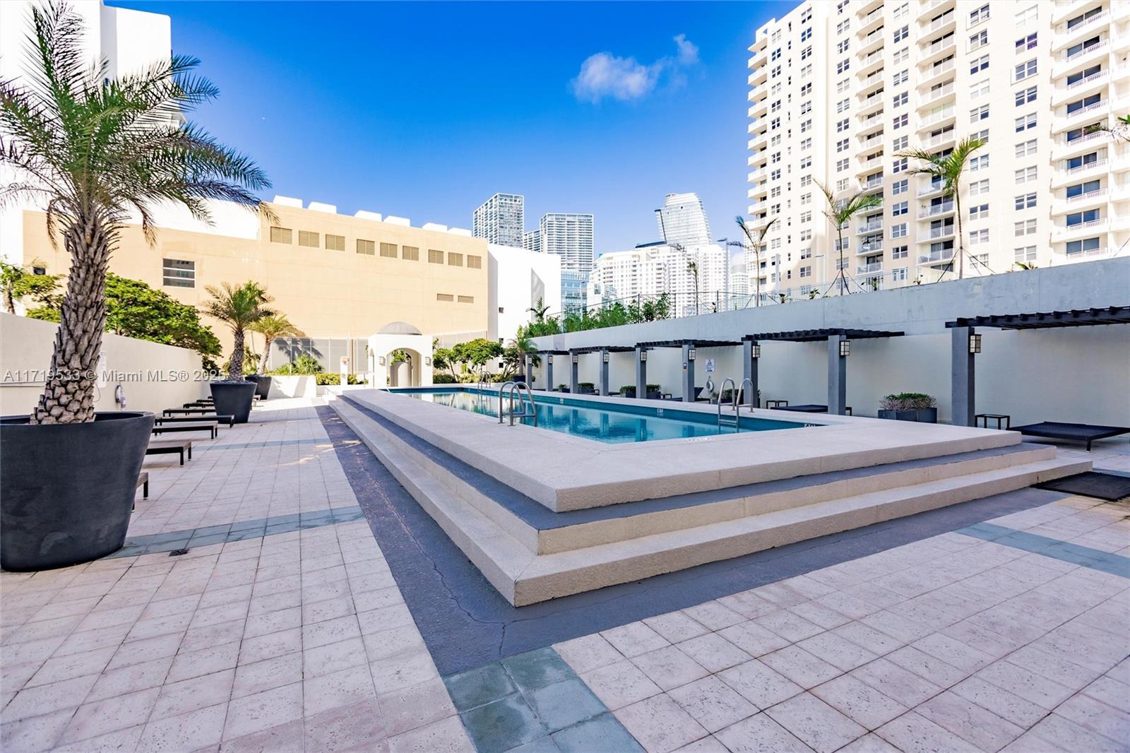 800 Claughton Island Dr #1203, Miami FL 33131