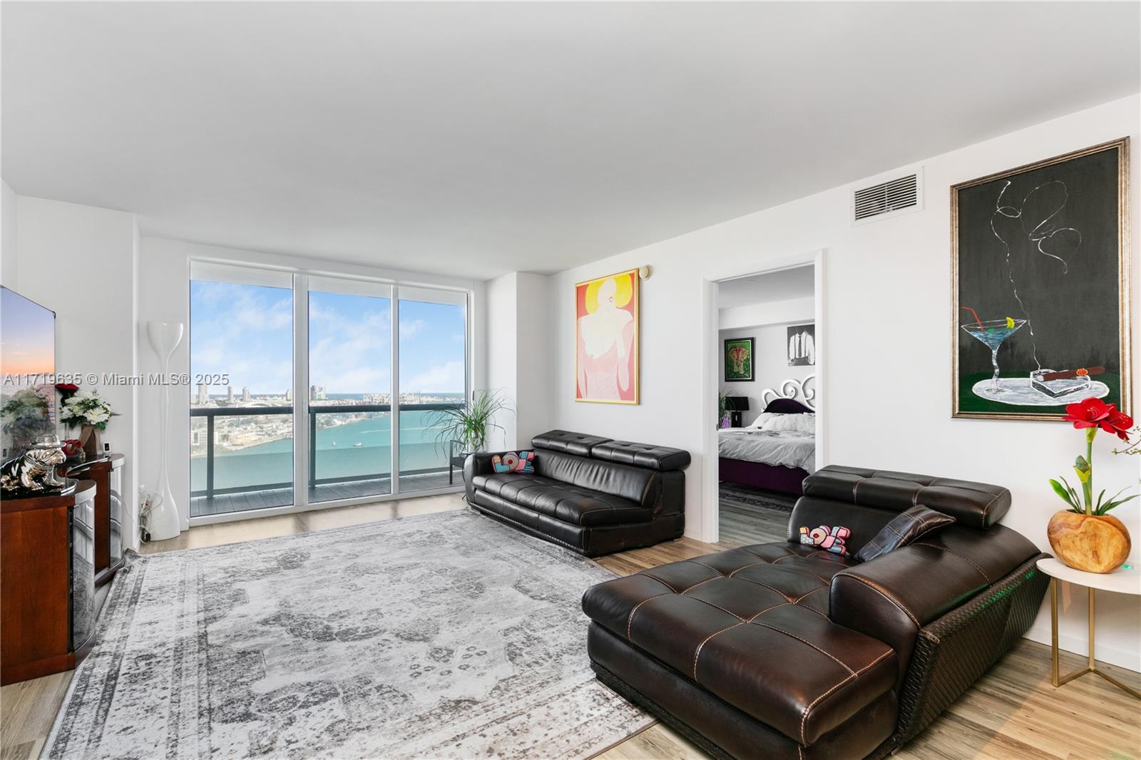 Apartamento à Venda em Miami, FL