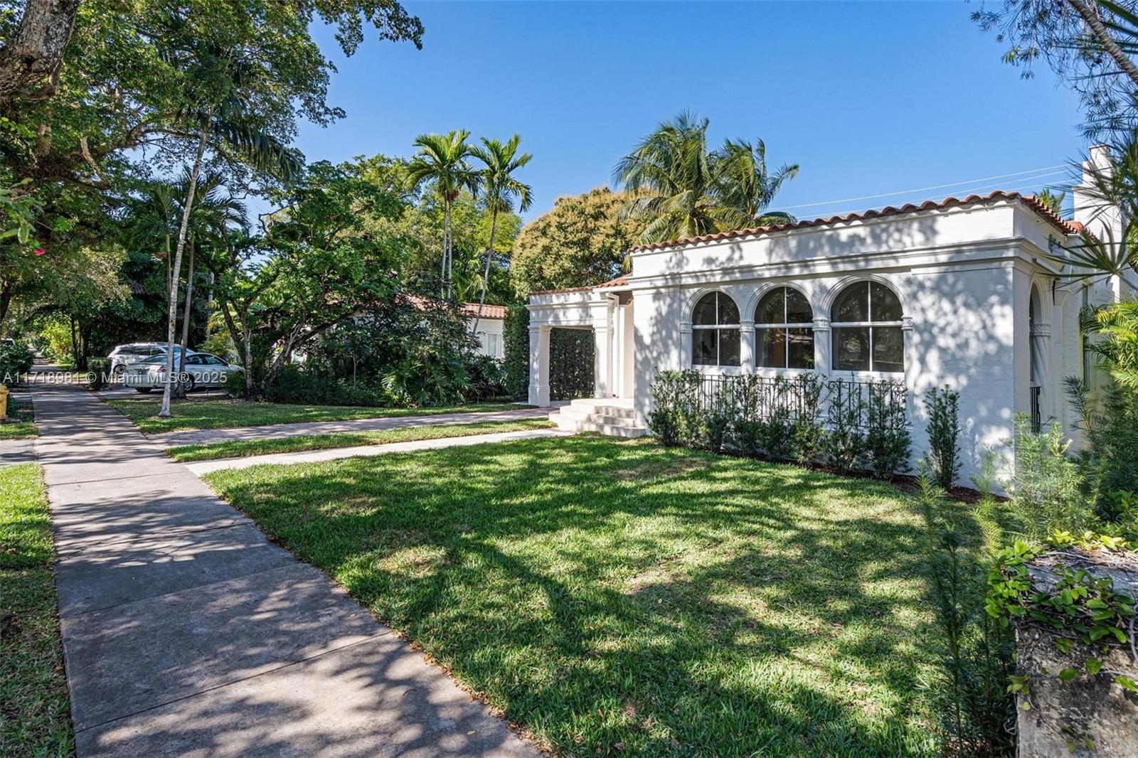 1023 Venetia Ave, Coral Gables, Florida image 4