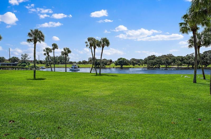 336 Golfview Rd #311, North Palm Beach, Florida image 2