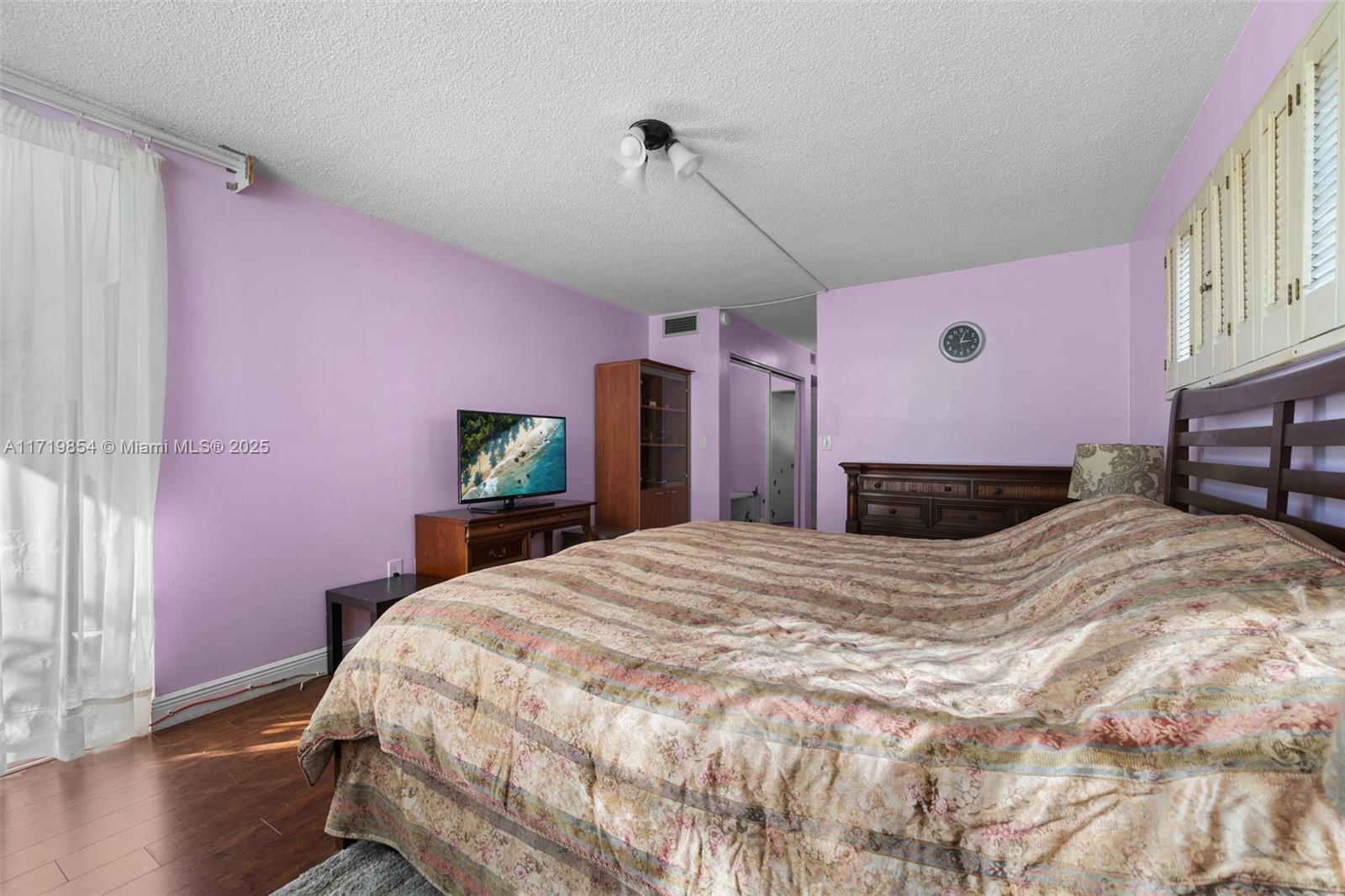 Listing Photo 14