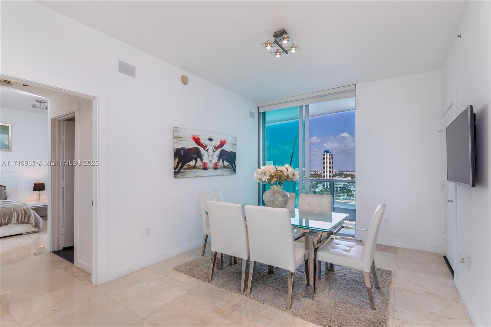 900 Biscayne Blvd #2002, Miami FL 33132
