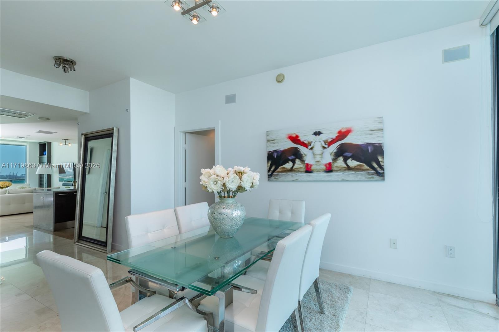 900 Biscayne Blvd #2002, Miami FL 33132