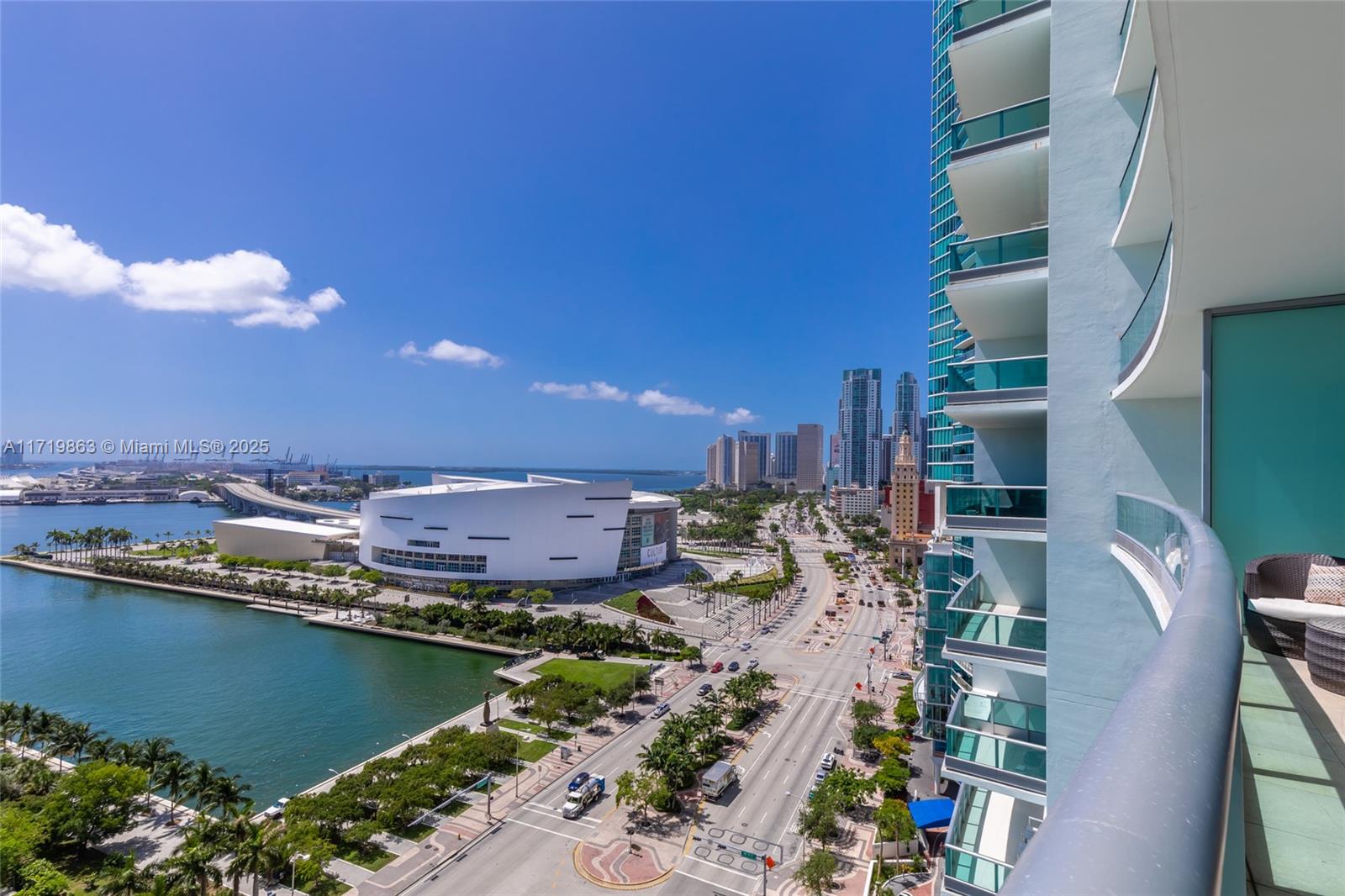 900 Biscayne Blvd #2002, Miami FL 33132