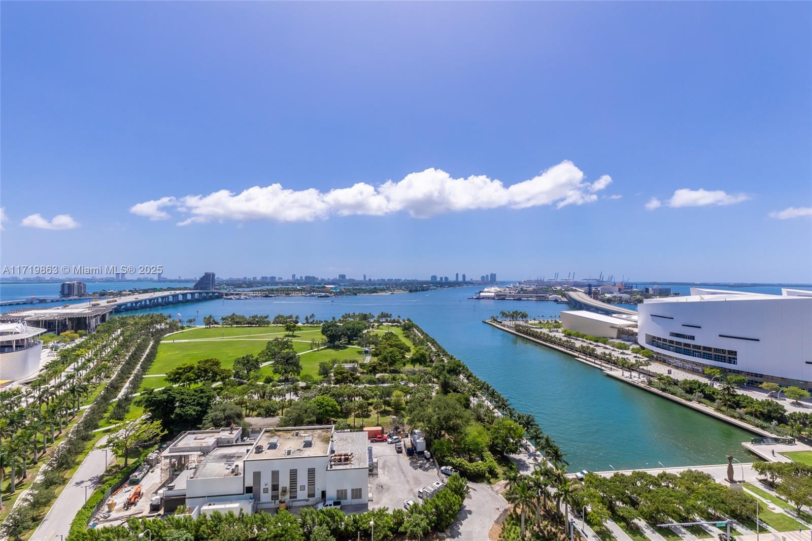 900 Biscayne Blvd #2002, Miami FL 33132
