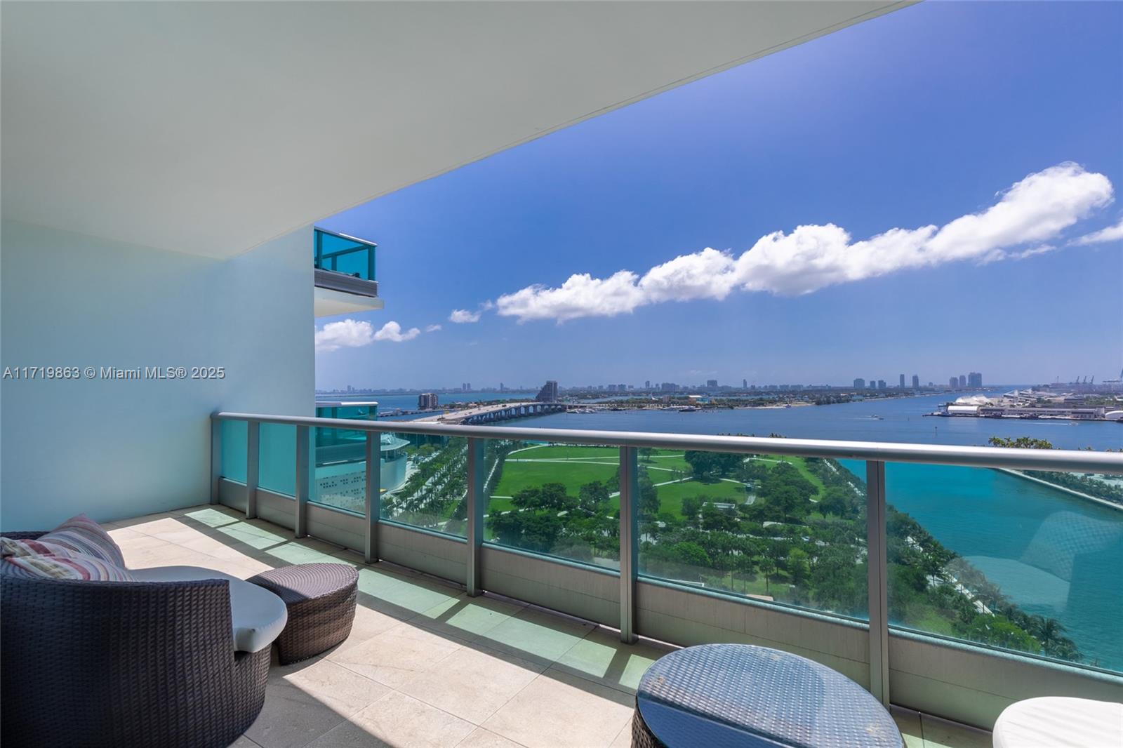 900 Biscayne Blvd #2002, Miami FL 33132