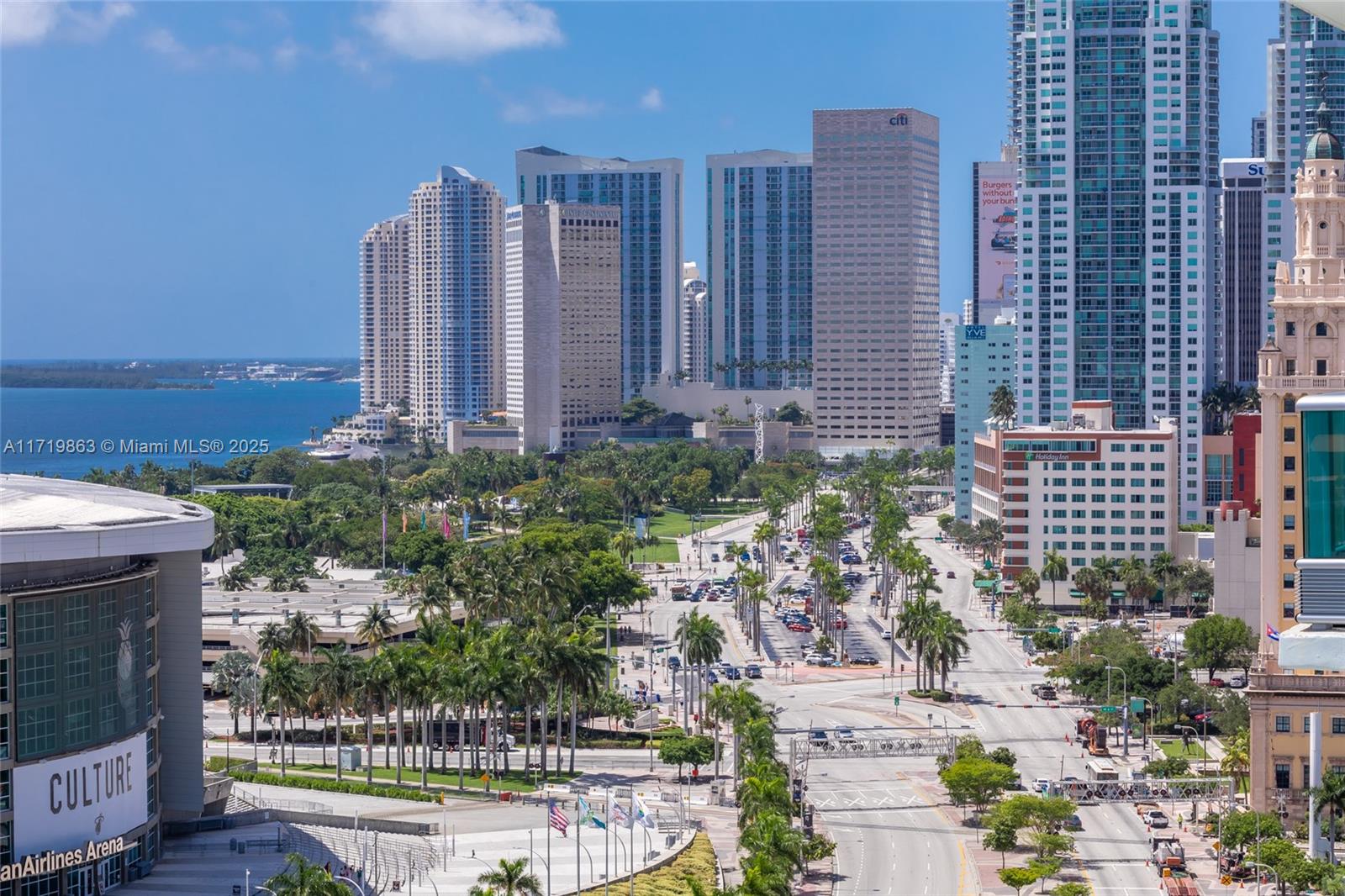 900 Biscayne Blvd #2002, Miami FL 33132