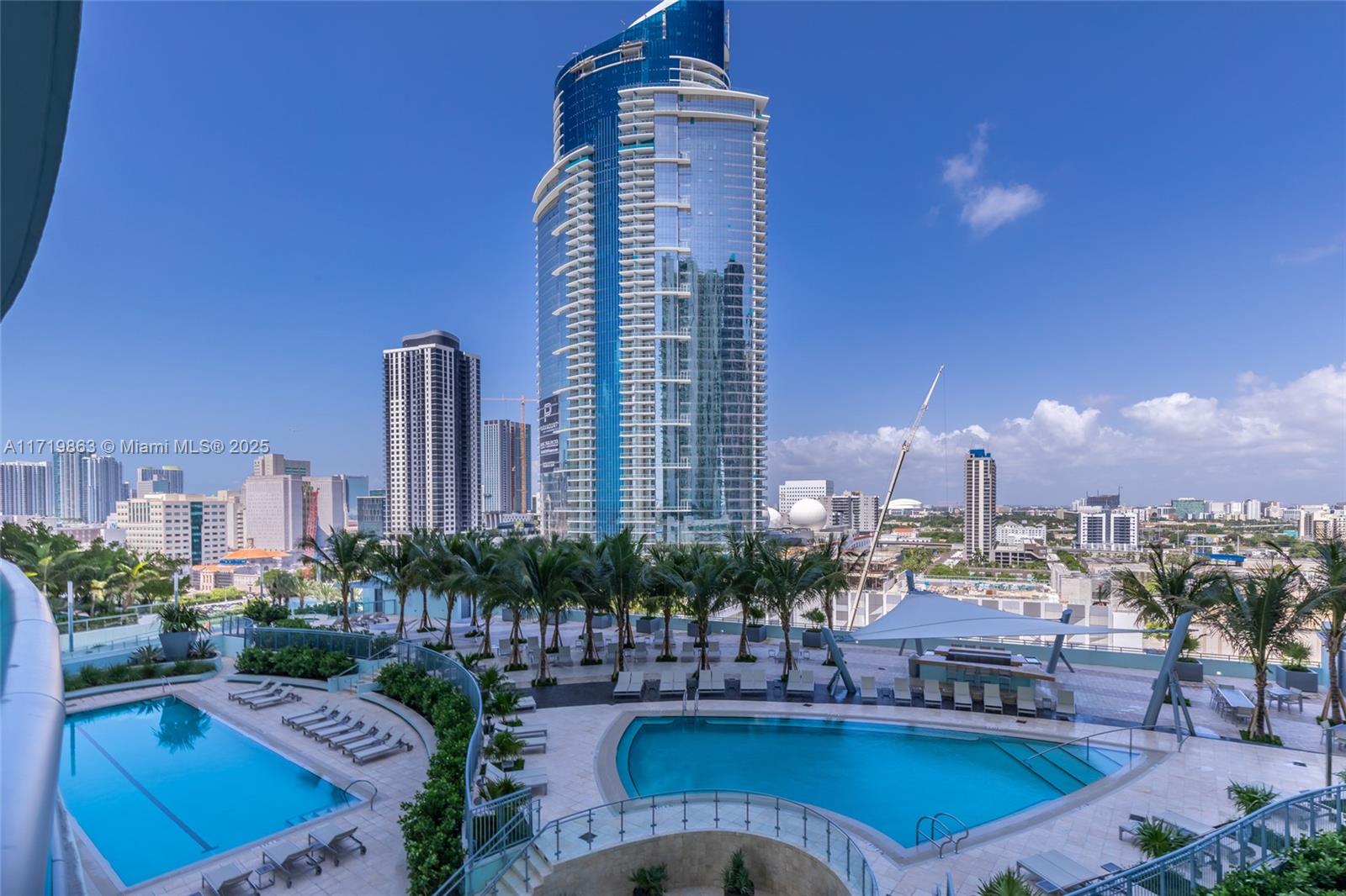 900 Biscayne Blvd #2002, Miami FL 33132
