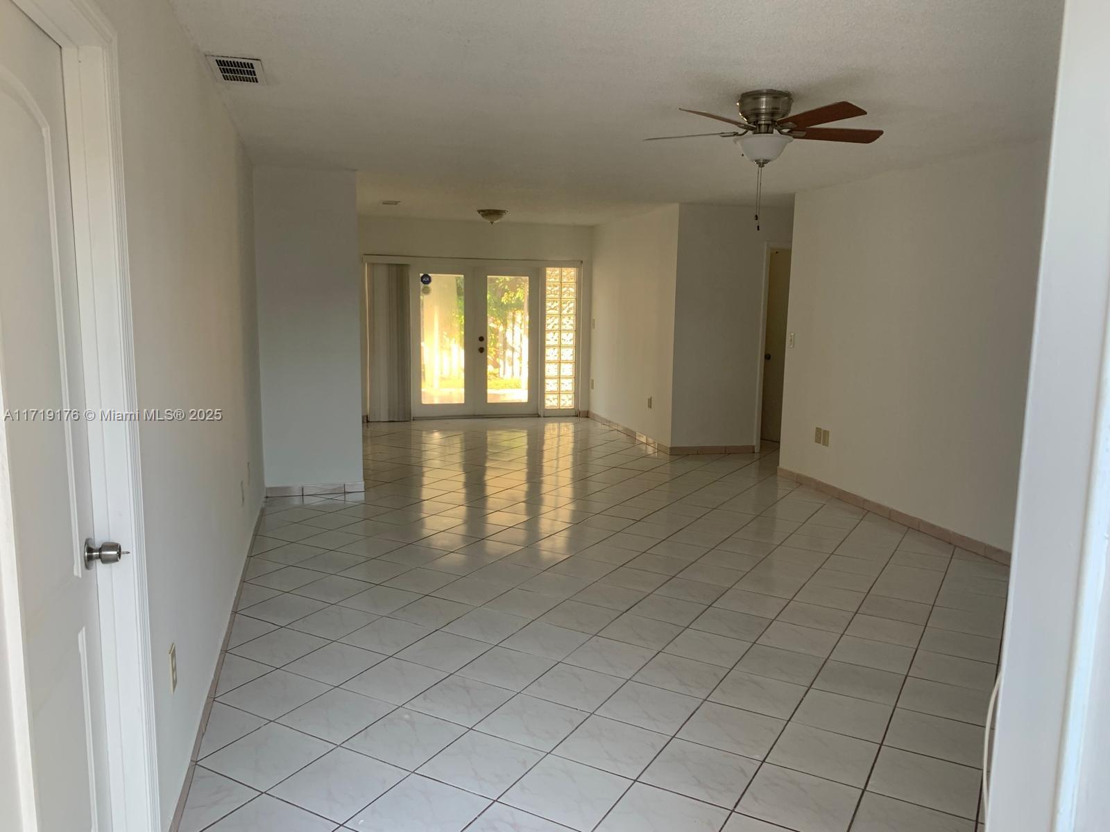 10431 SW 207th St, Cutler Bay, Florida image 3