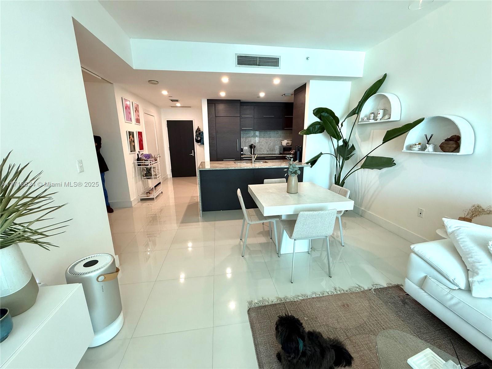 900 Biscayne Blvd #3110, Miami FL 33132