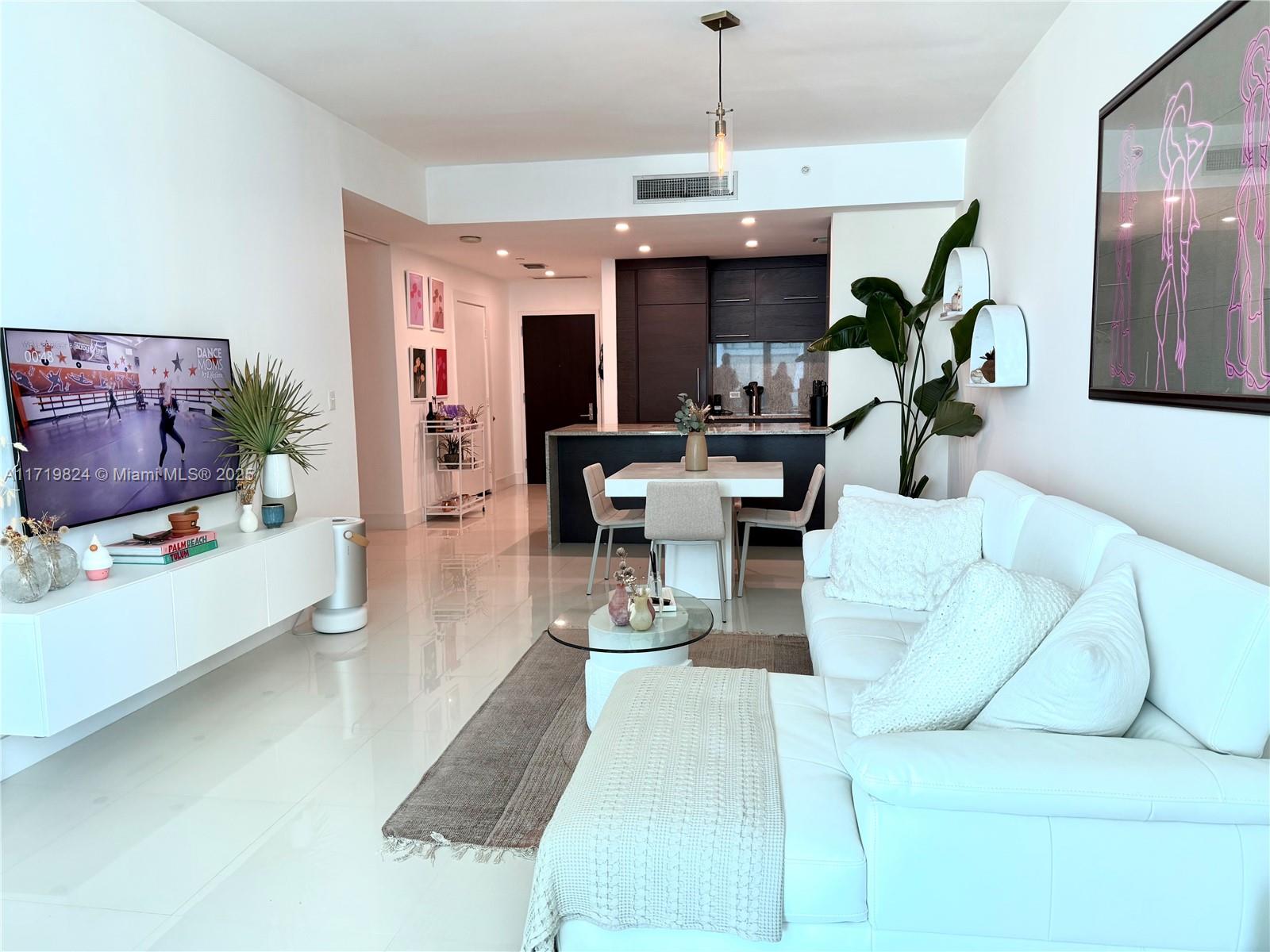 900 Biscayne Blvd #3110, Miami FL 33132