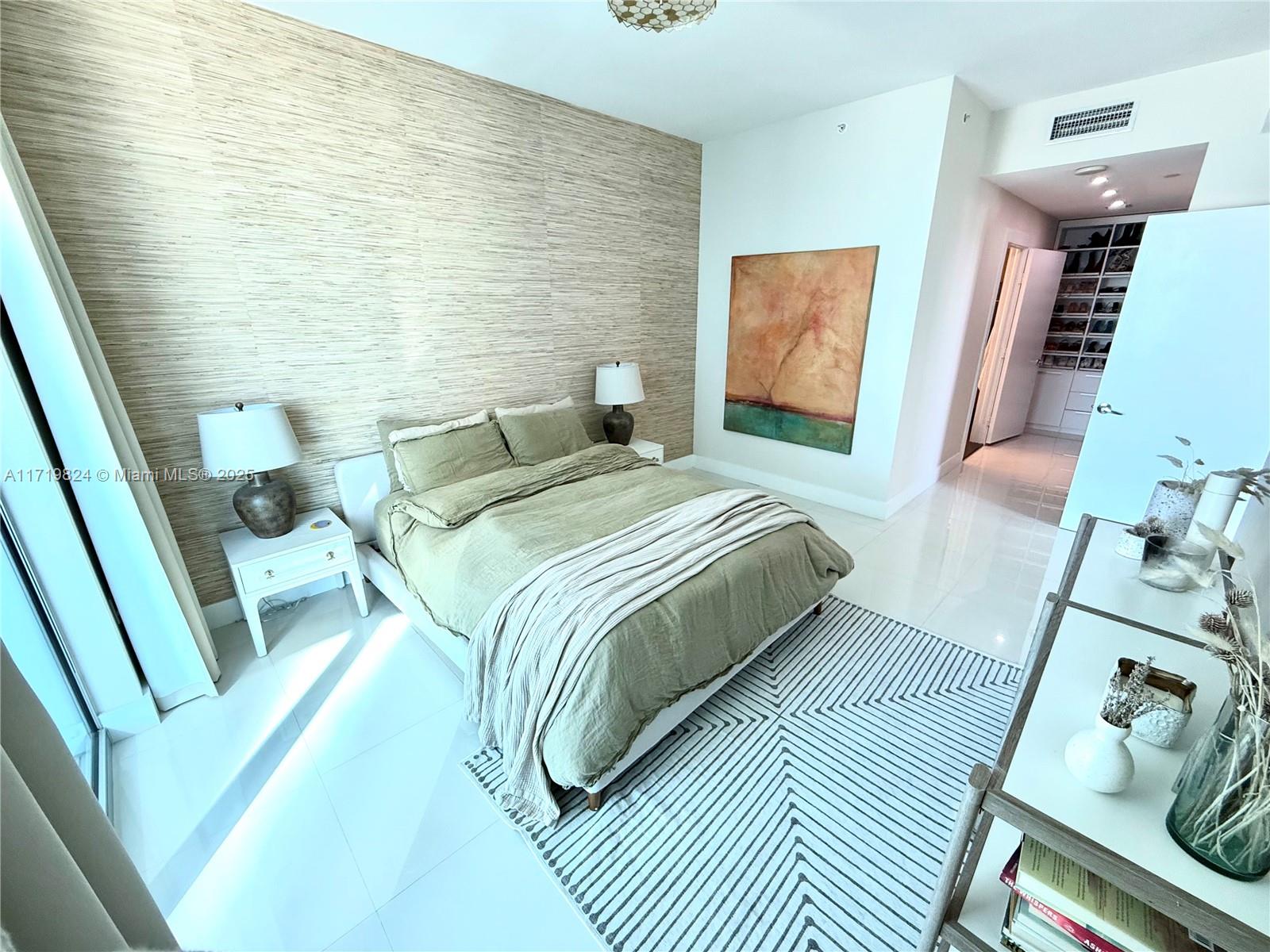 900 Biscayne Blvd #3110, Miami FL 33132