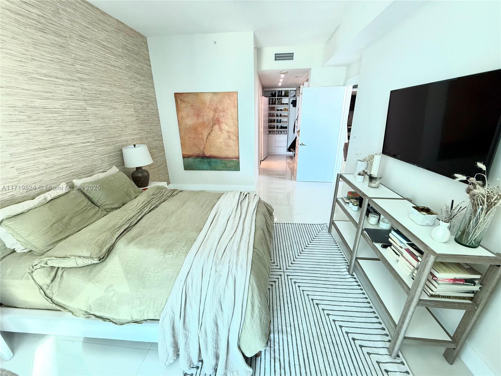 900 Biscayne Blvd #3110, Miami FL 33132