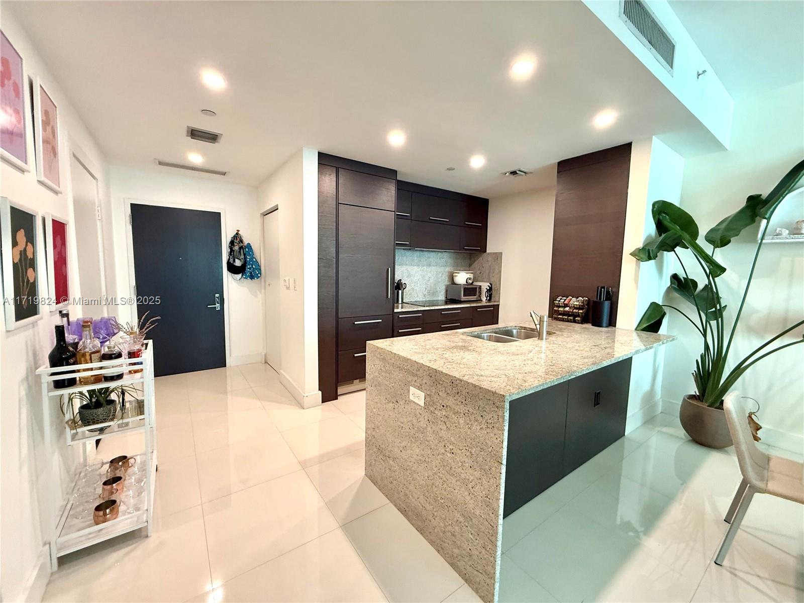 900 Biscayne Blvd #3110, Miami FL 33132