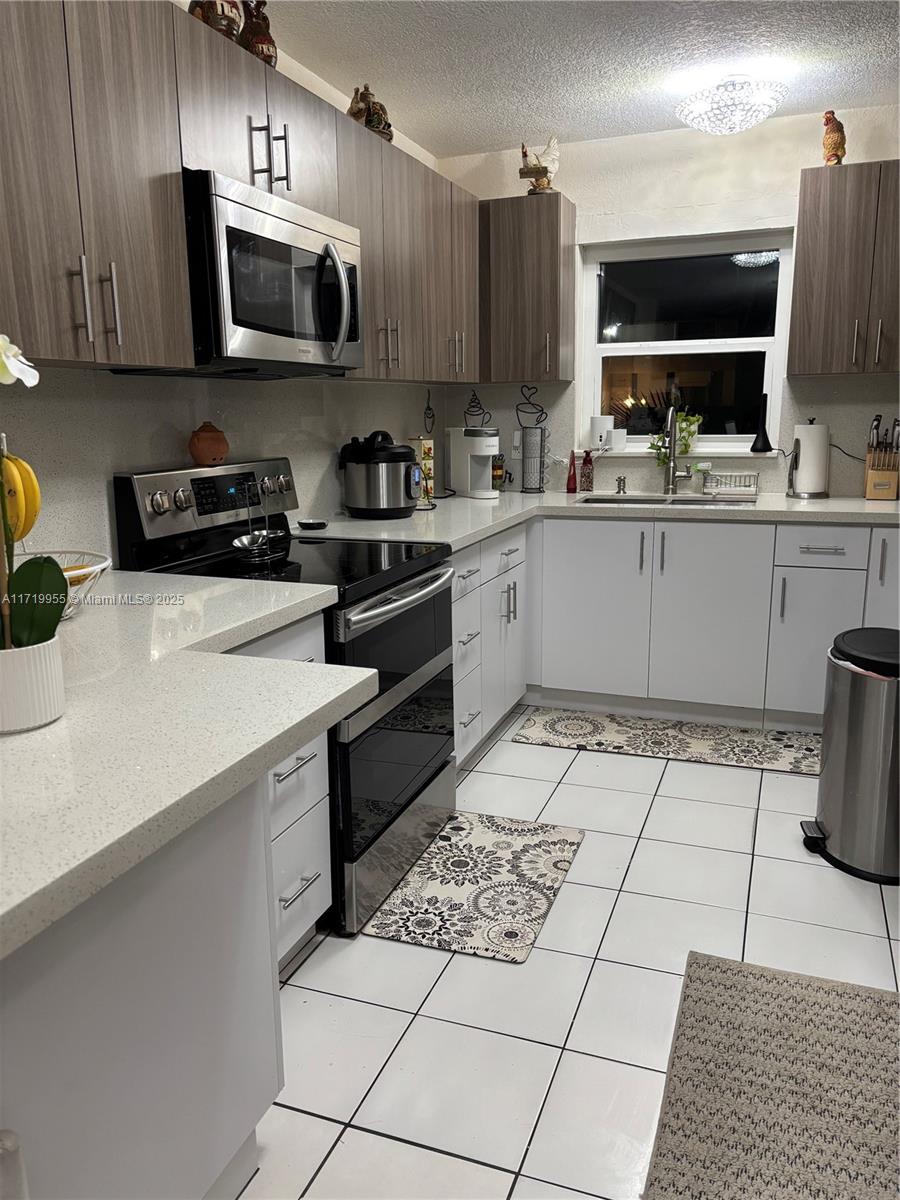 9063 NW 35 Place, Sunrise, Florida image 3
