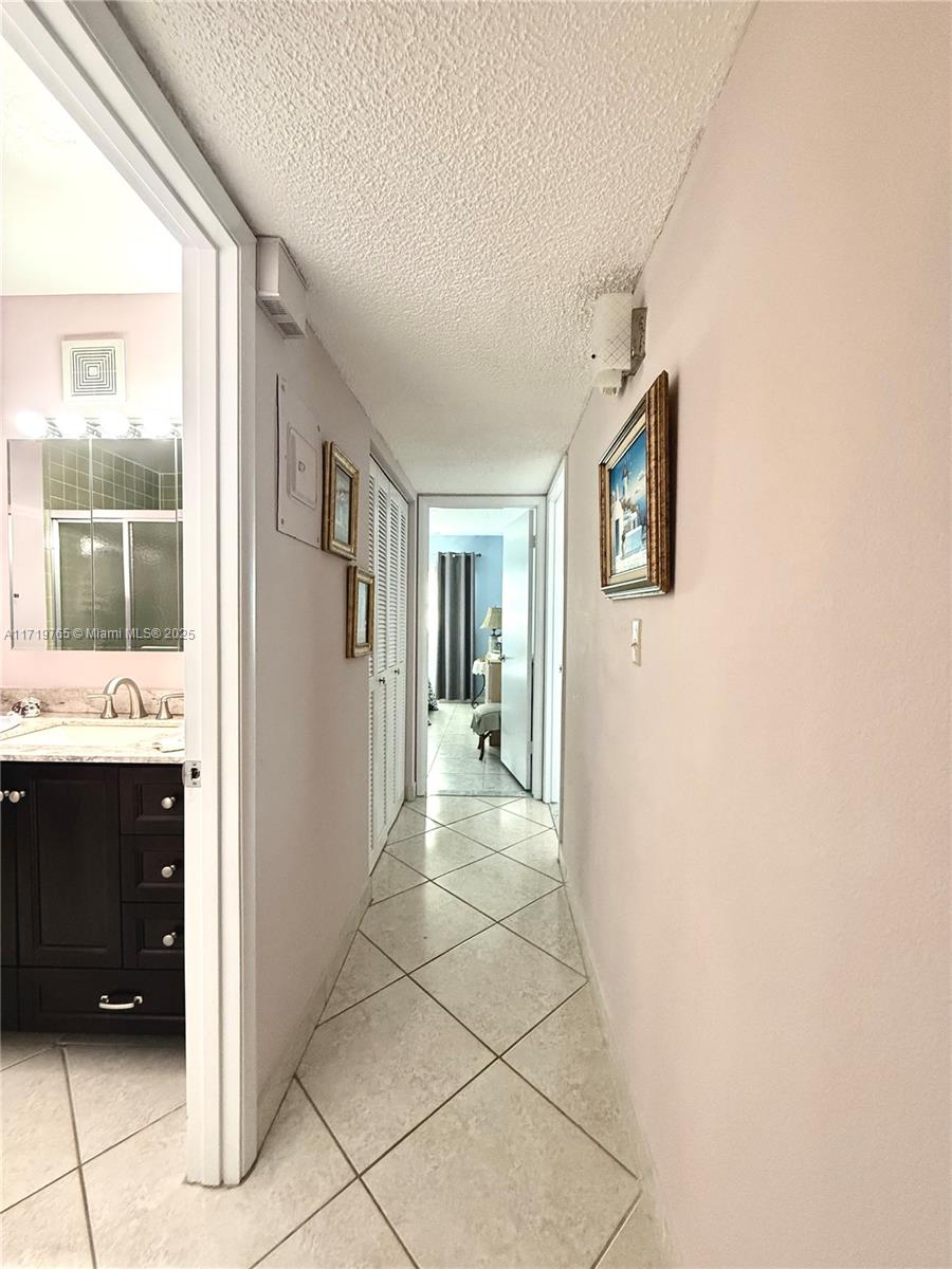 5300 Washington St #U405, Hollywood, Florida image 9