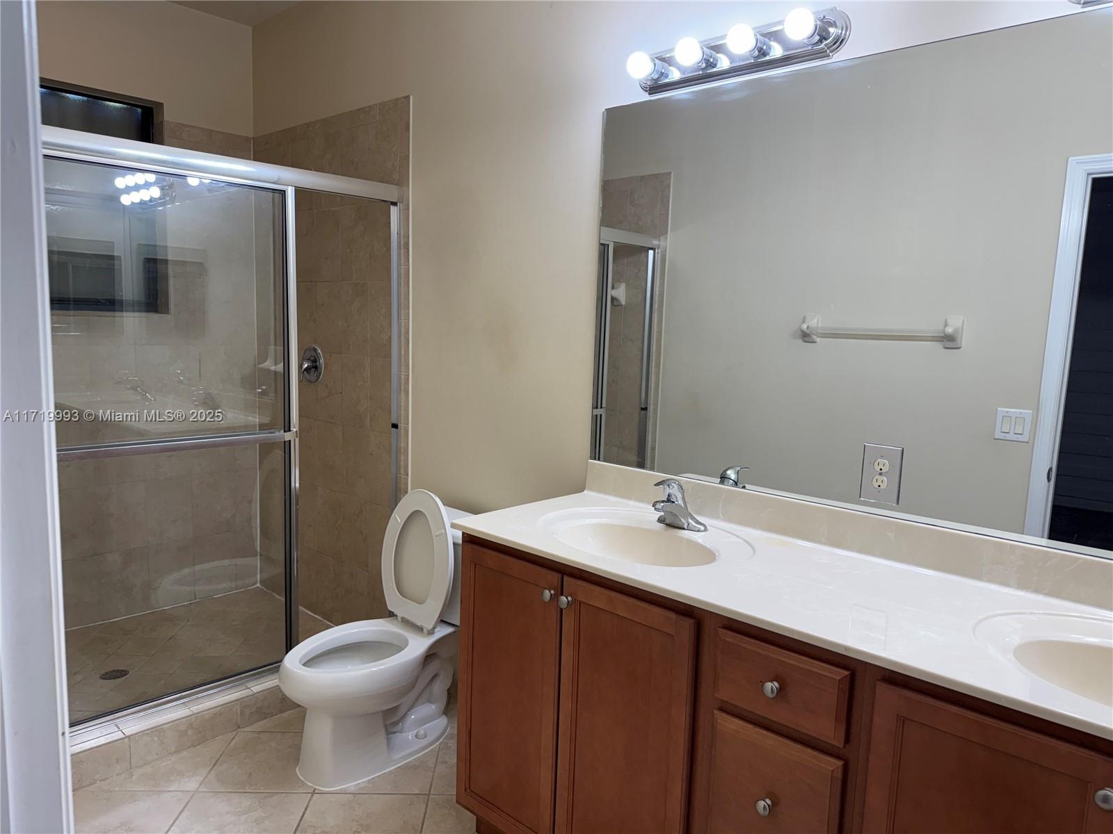 8885 SW 227th Ter, Cutler Bay, Florida image 17