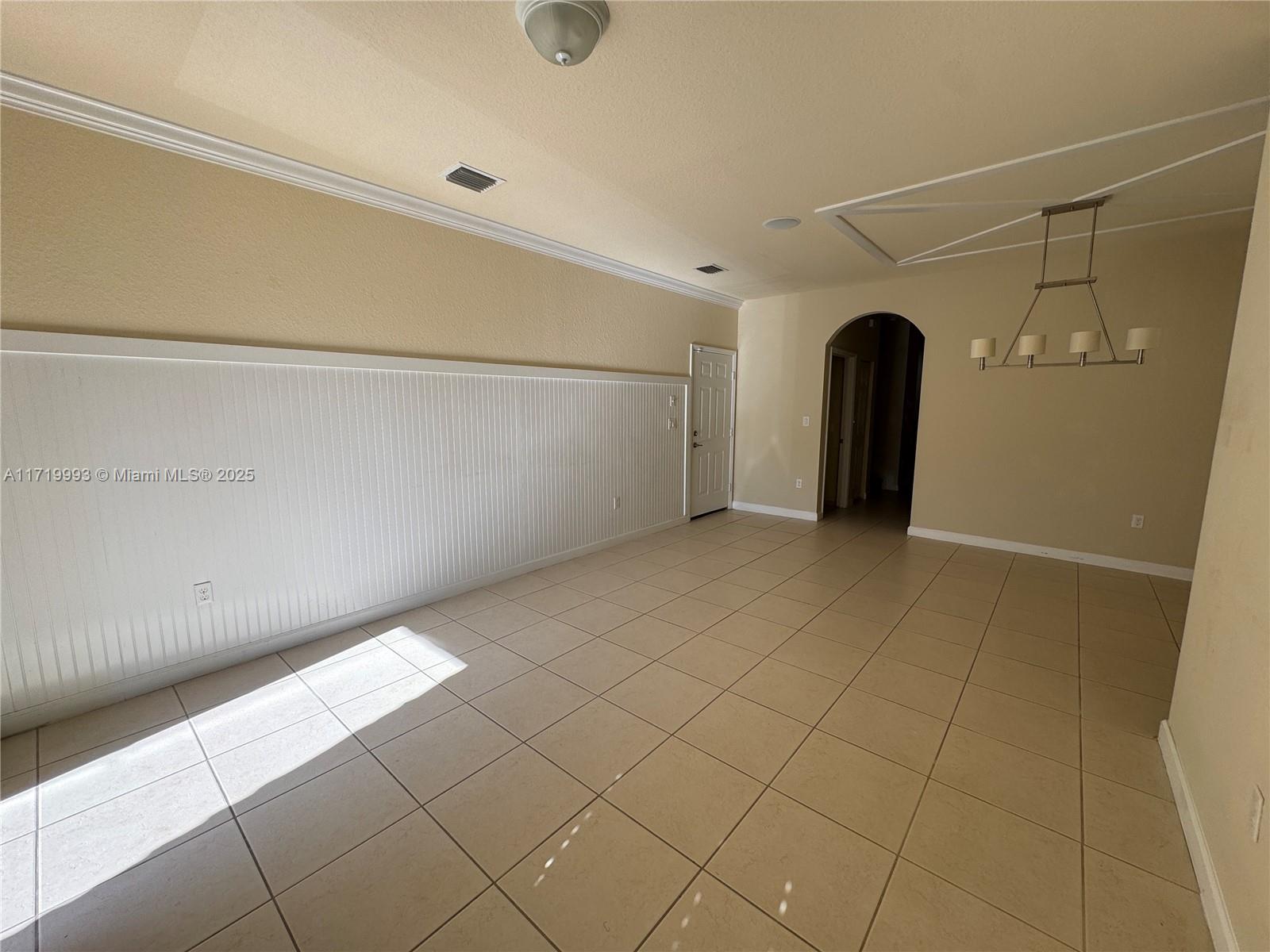 8885 SW 227th Ter, Cutler Bay, Florida image 4