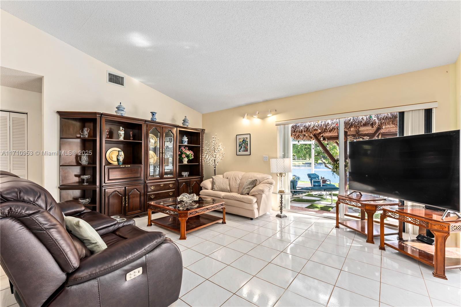 10224 SW 12th St, Pembroke Pines, Florida image 11