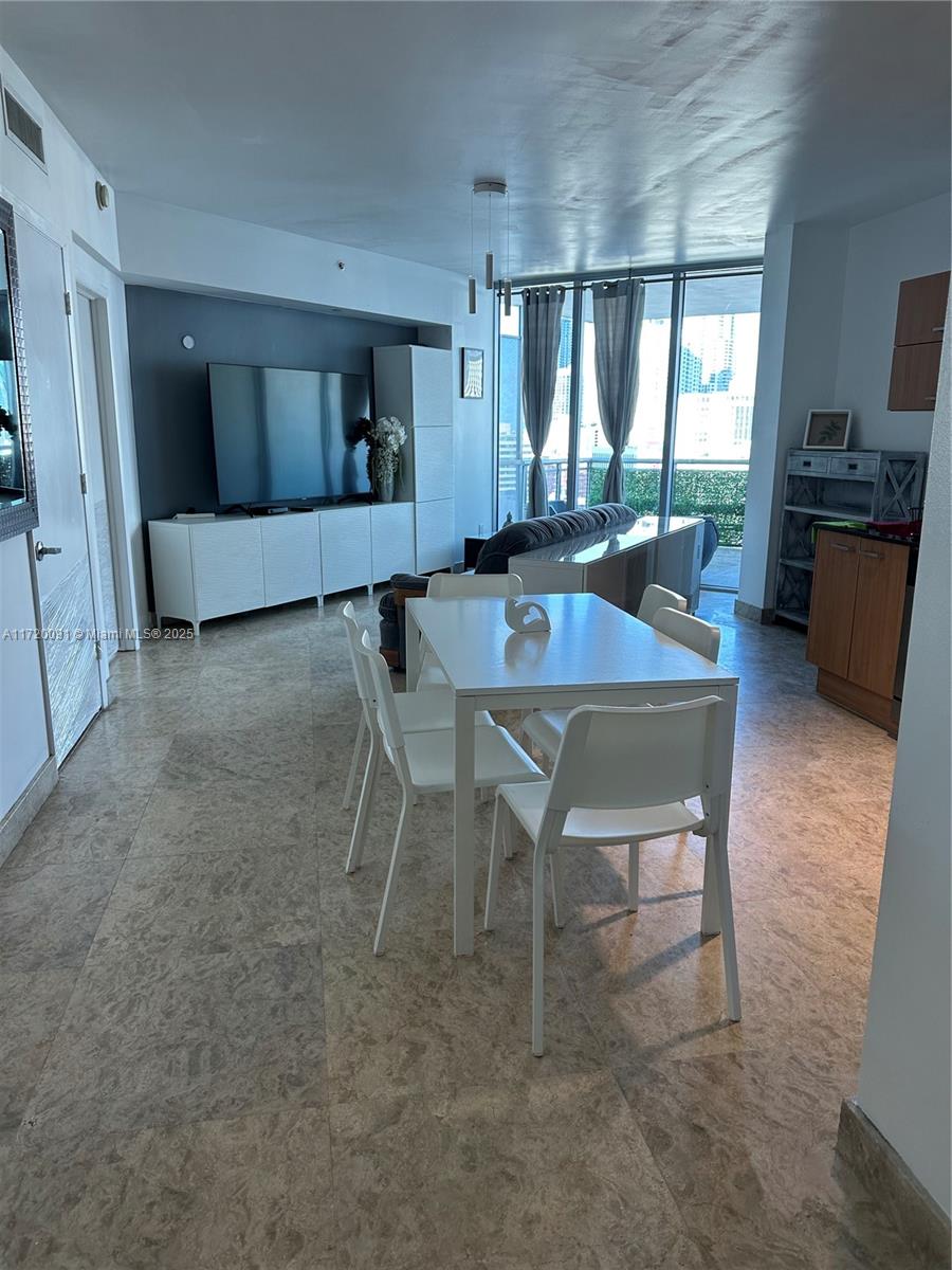 350 S Miami Ave #1807, Miami FL 33130