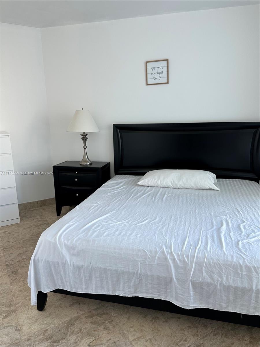 350 S Miami Ave #1807, Miami FL 33130