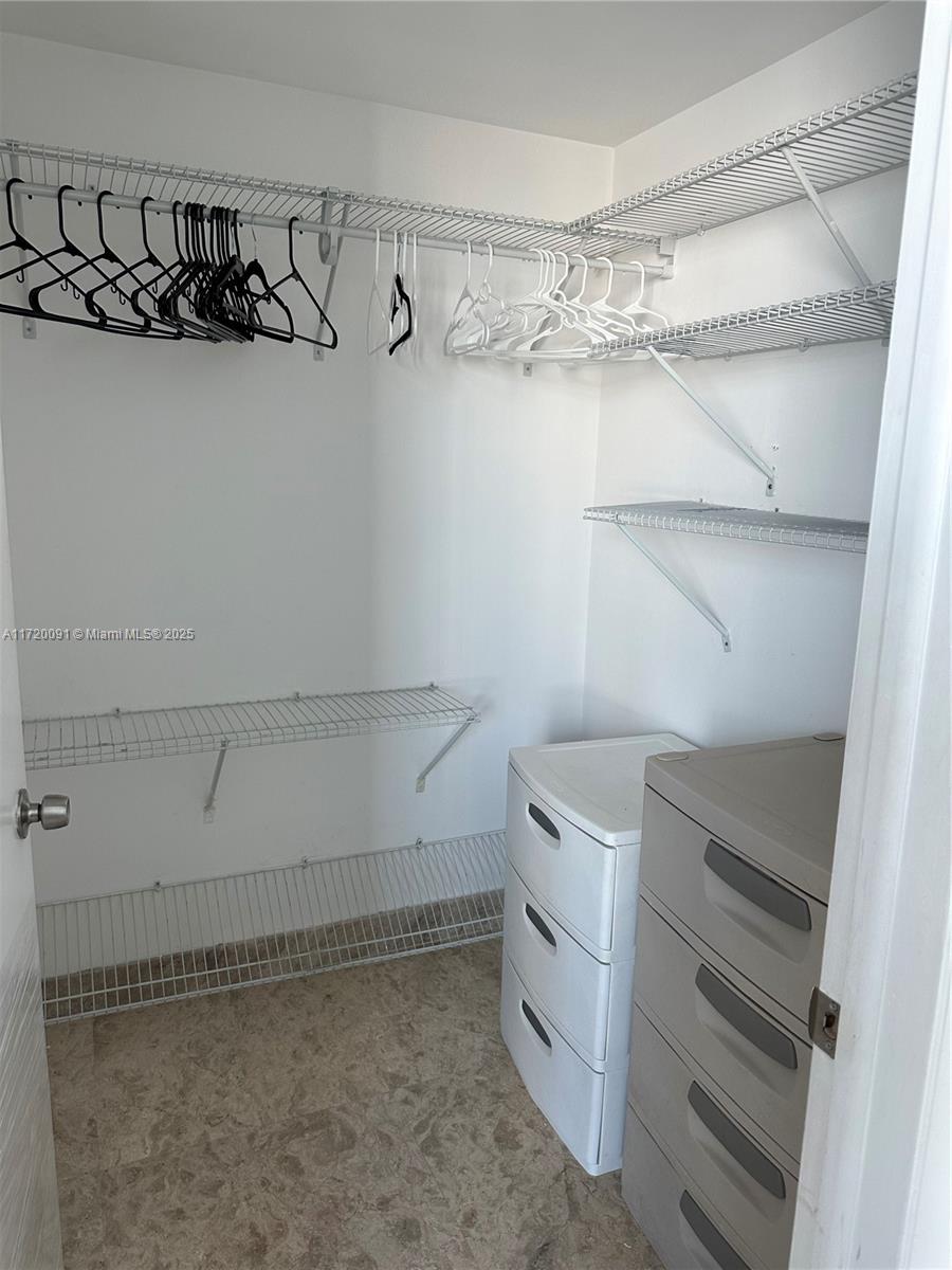 350 S Miami Ave #1807, Miami FL 33130