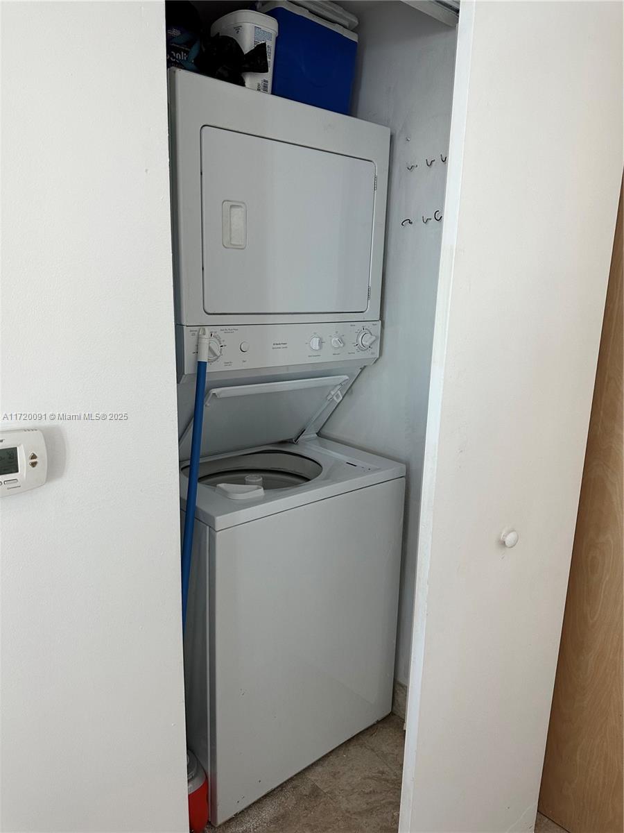 350 S Miami Ave #1807, Miami FL 33130