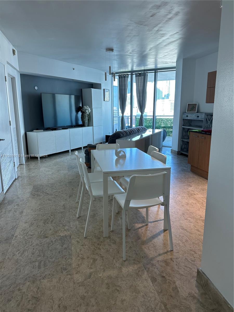 350 S Miami Ave #1807, Miami FL 33130