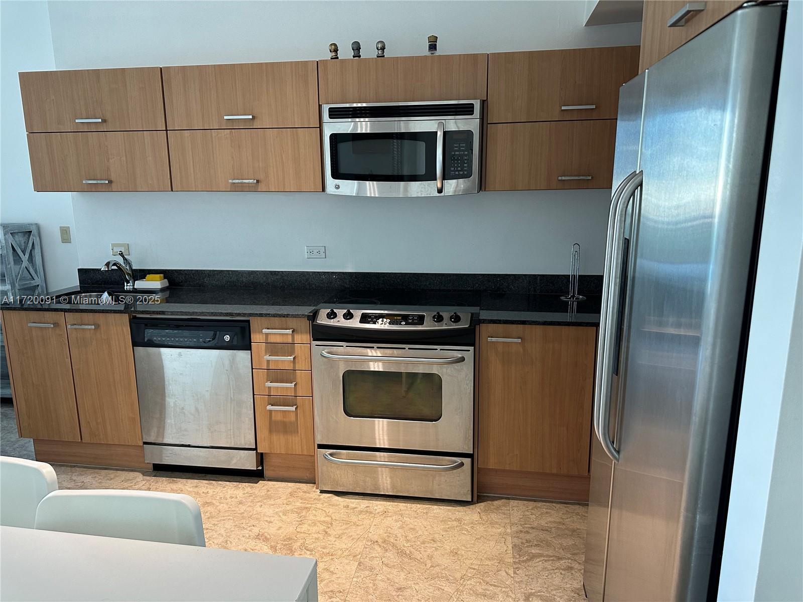 350 S Miami Ave #1807, Miami FL 33130