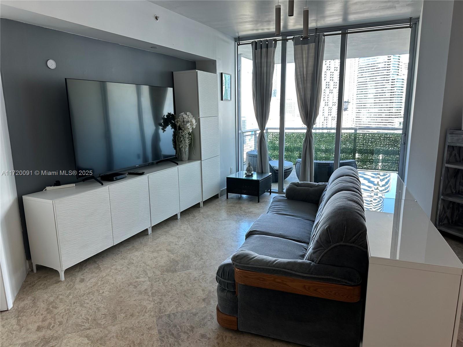 350 S Miami Ave #1807, Miami FL 33130