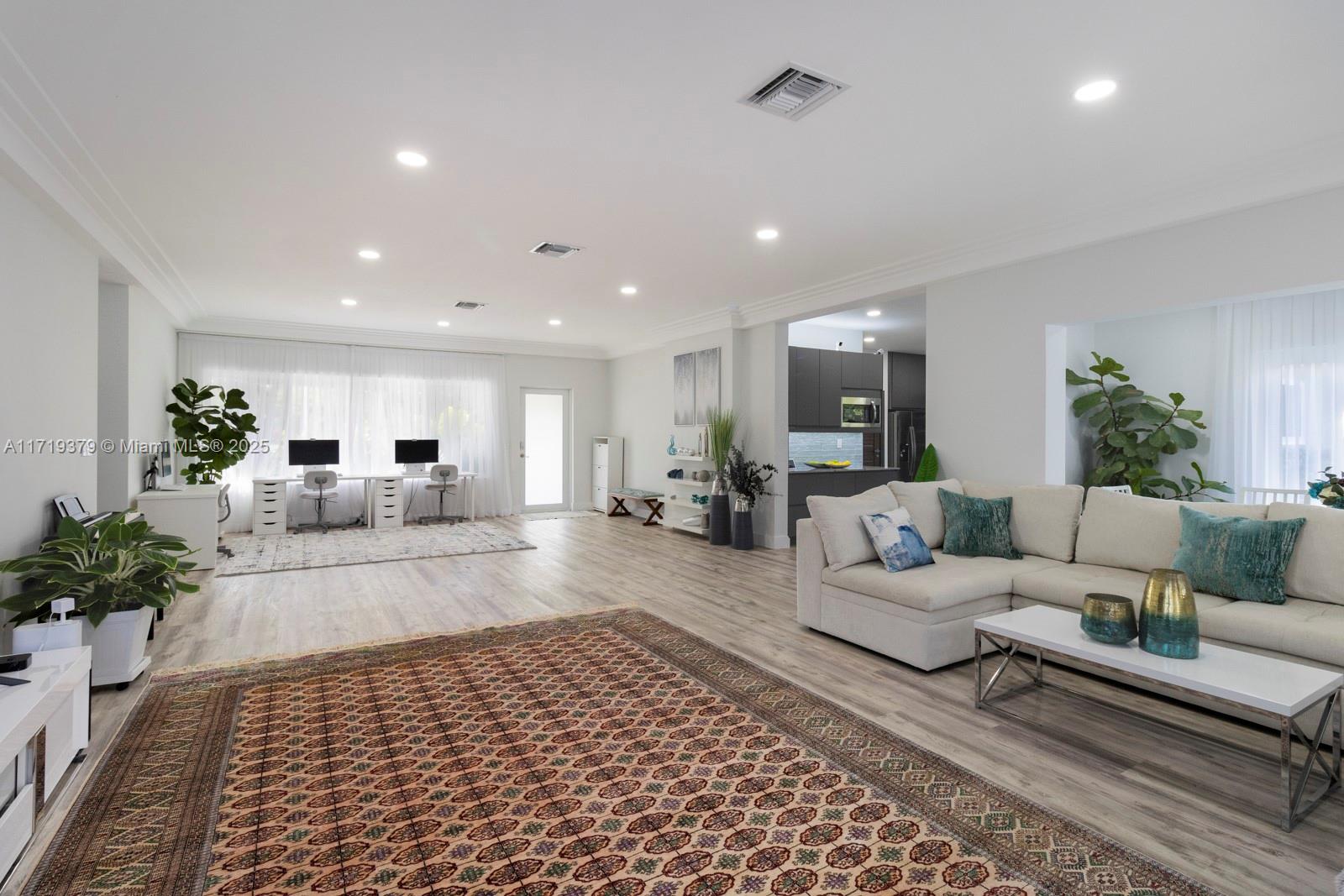 Listing Photo 16