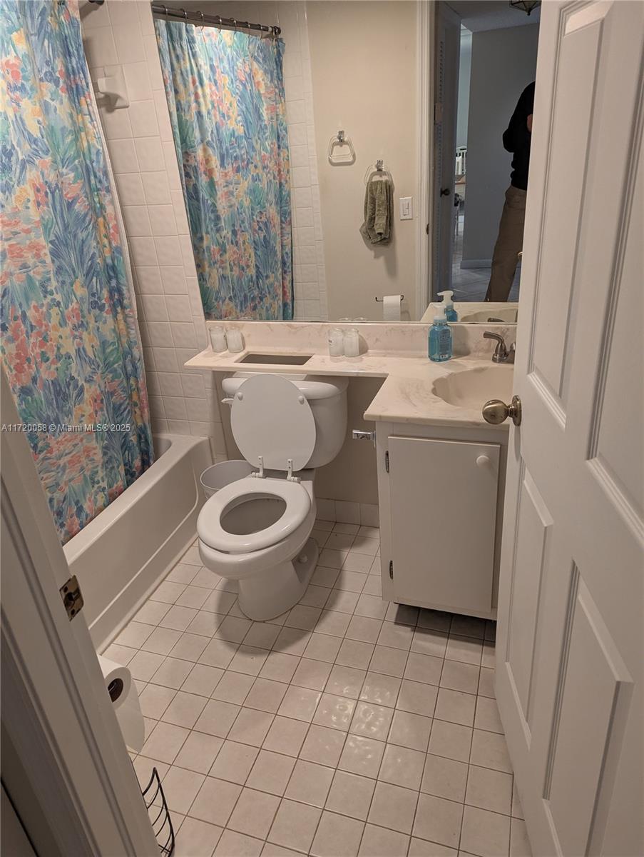 10304 E Clairmont Cir #111, Tamarac, Florida image 6