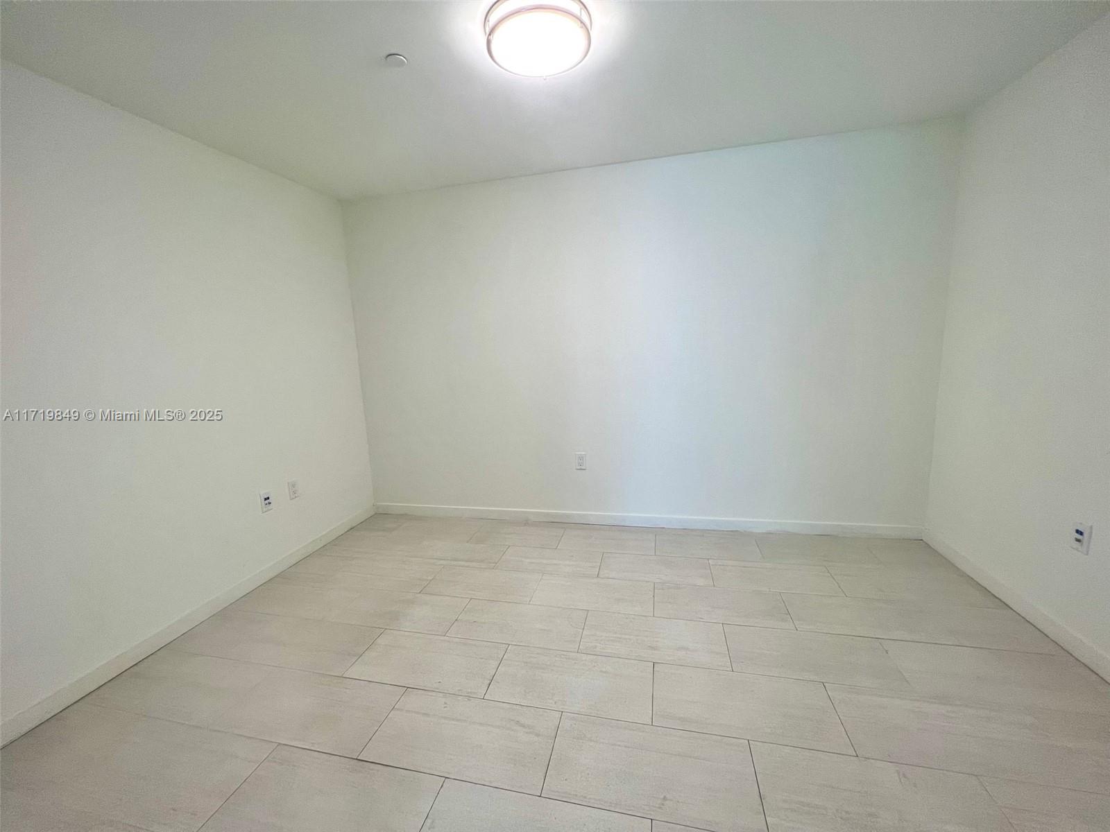 1000 Brickell Plz #1912, Miami FL 33131