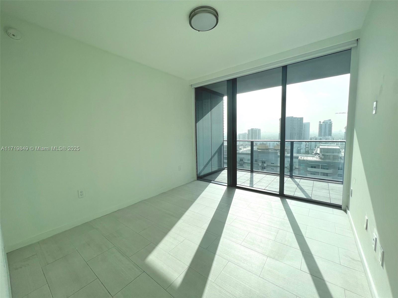 1000 Brickell Plz #1912, Miami FL 33131