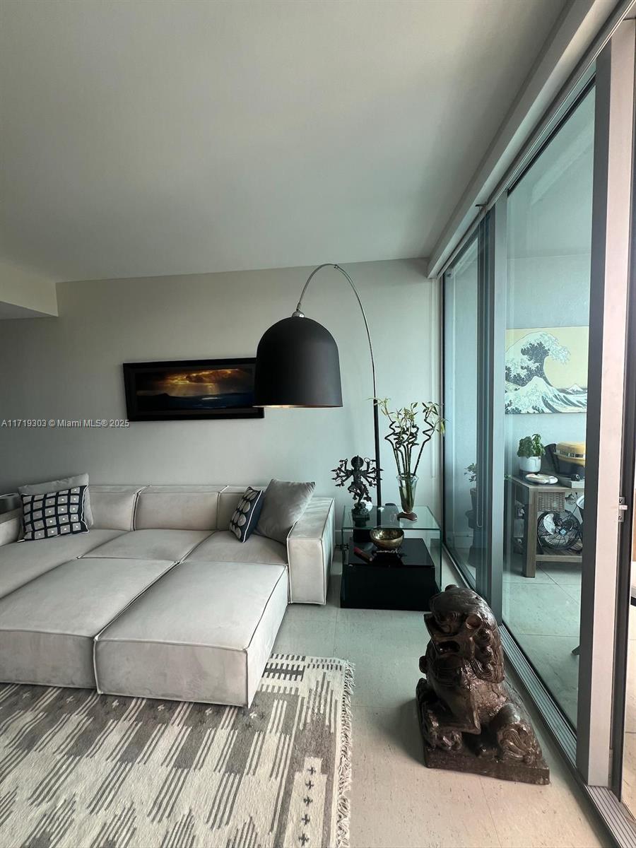 2950 NE 188th St #406, Aventura, Florida image 5