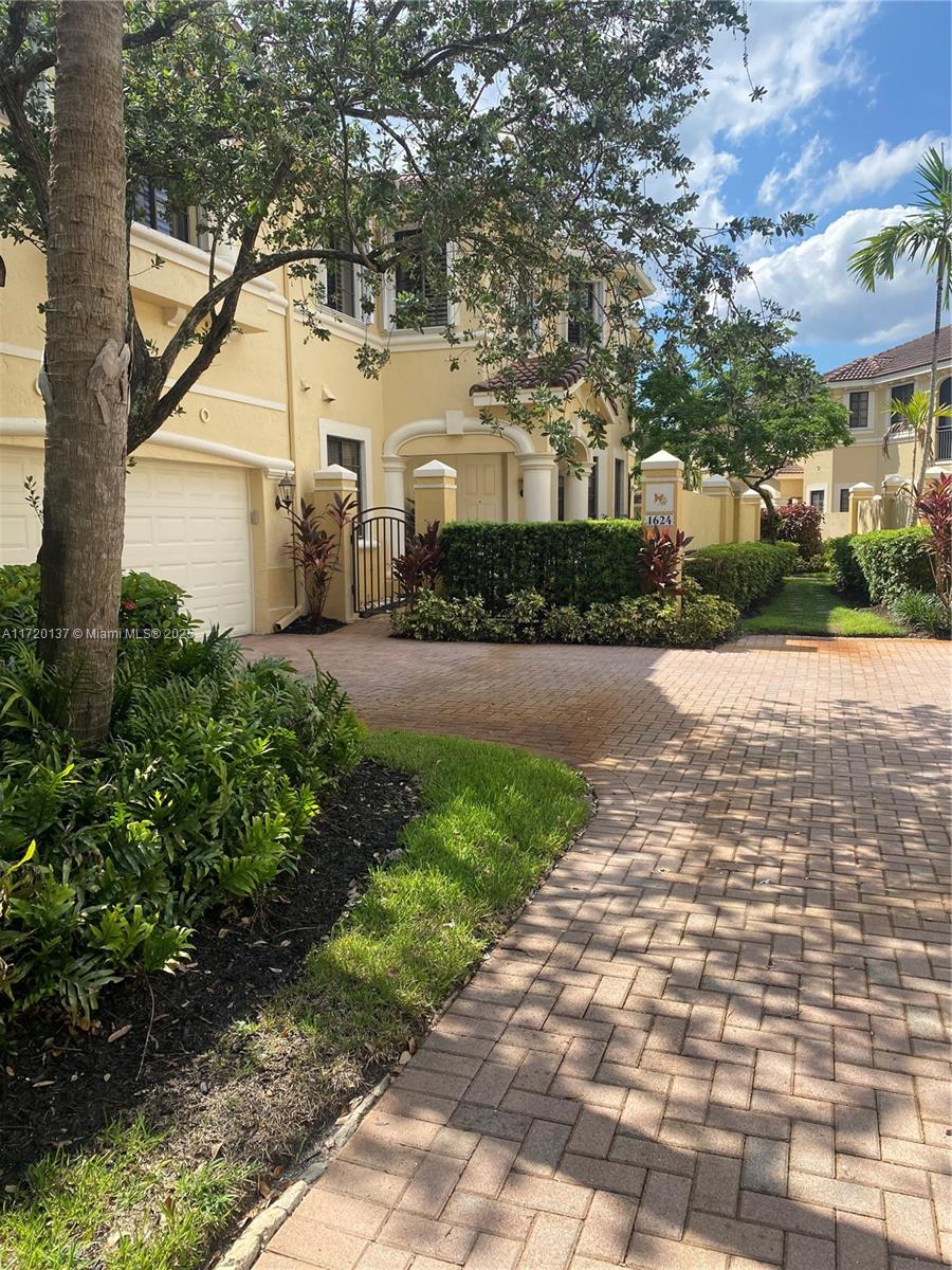 1624 Passion Vine Cir #30-2, Weston, Florida image 3