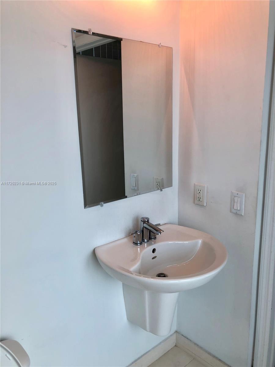 60 SW 13th St #2519, Miami FL 33130