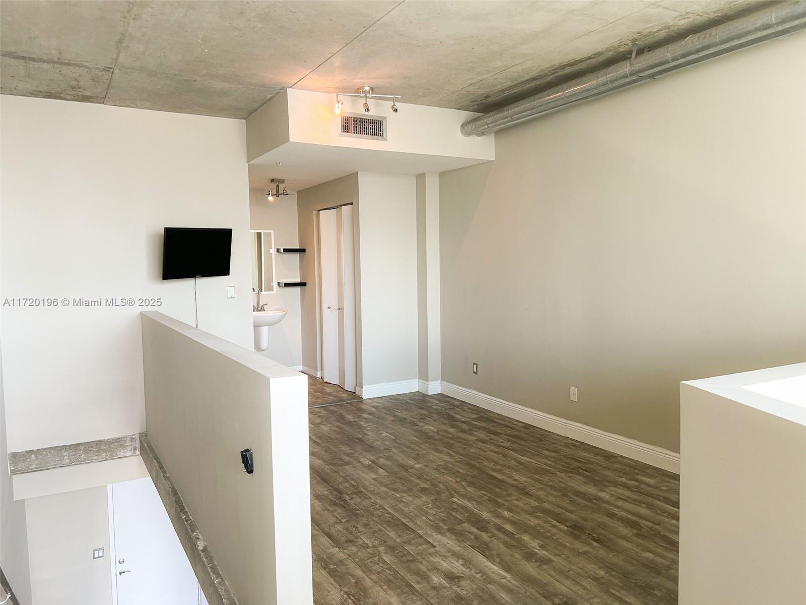 690 SW 1st Ct #1511, Miami FL 33130