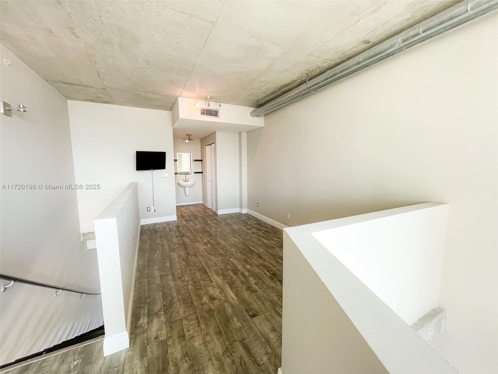 690 SW 1st Ct #1511, Miami FL 33130