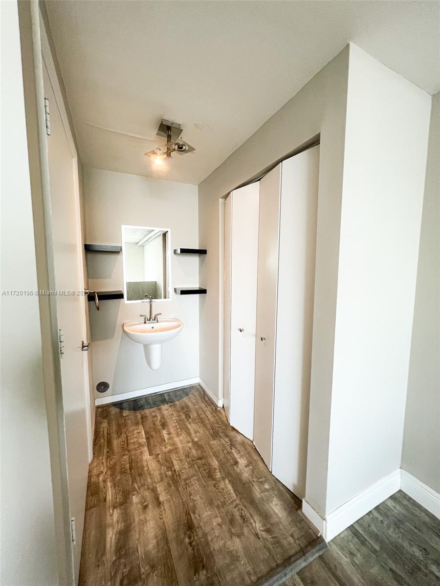 690 SW 1st Ct #1511, Miami FL 33130