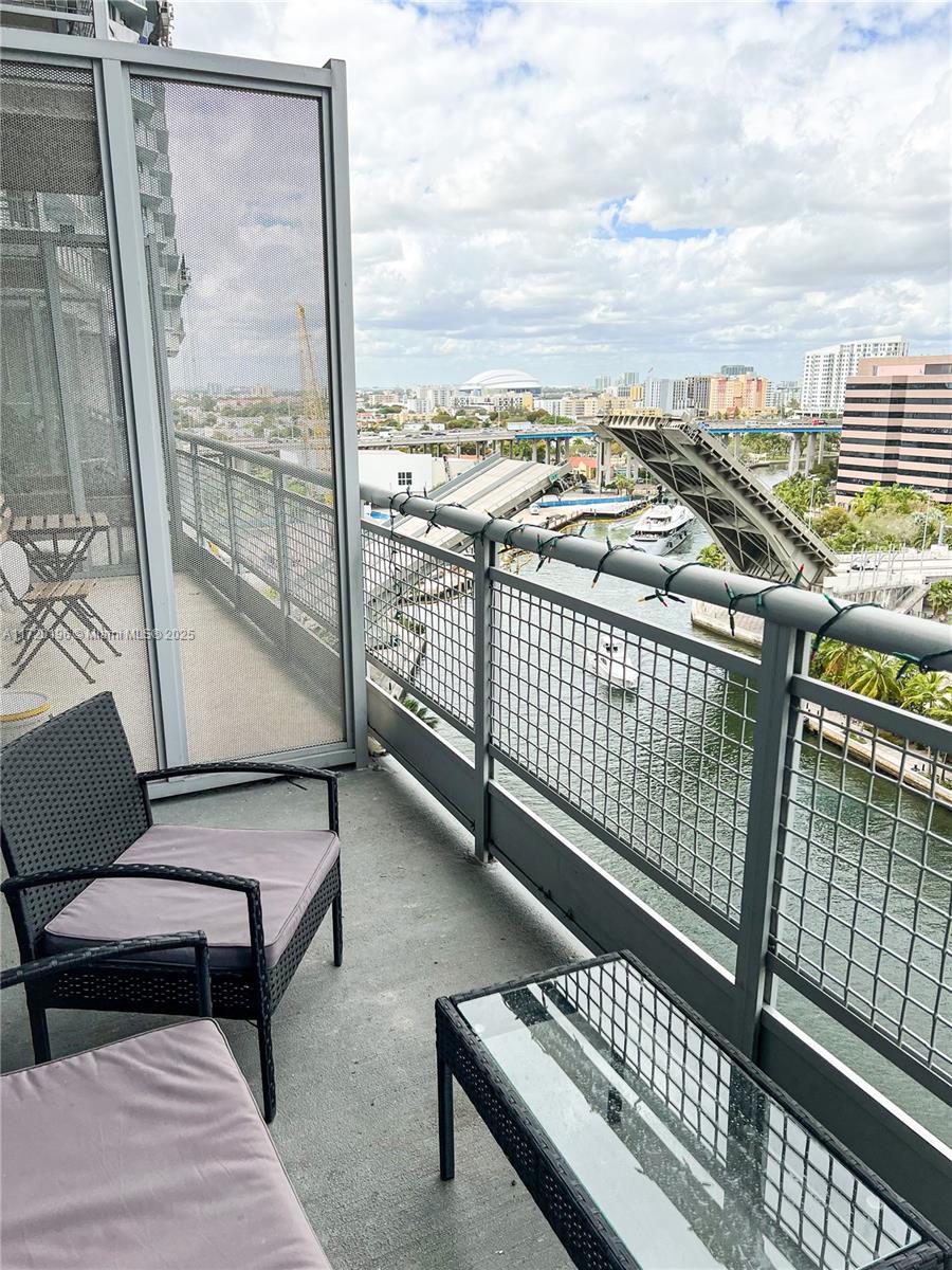 690 SW 1st Ct #1511, Miami FL 33130