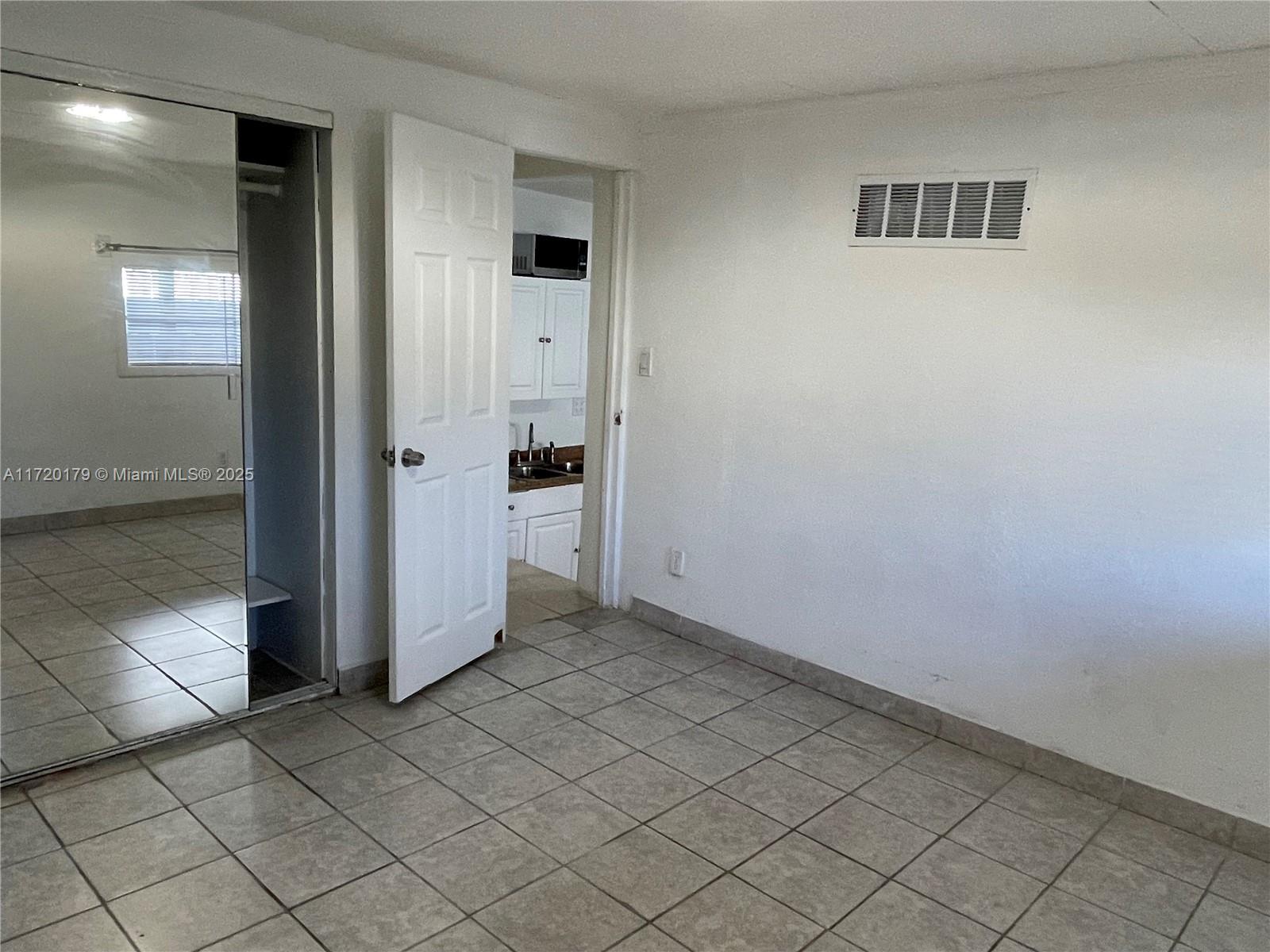 Residential, Hialeah Gardens, Florida image 14