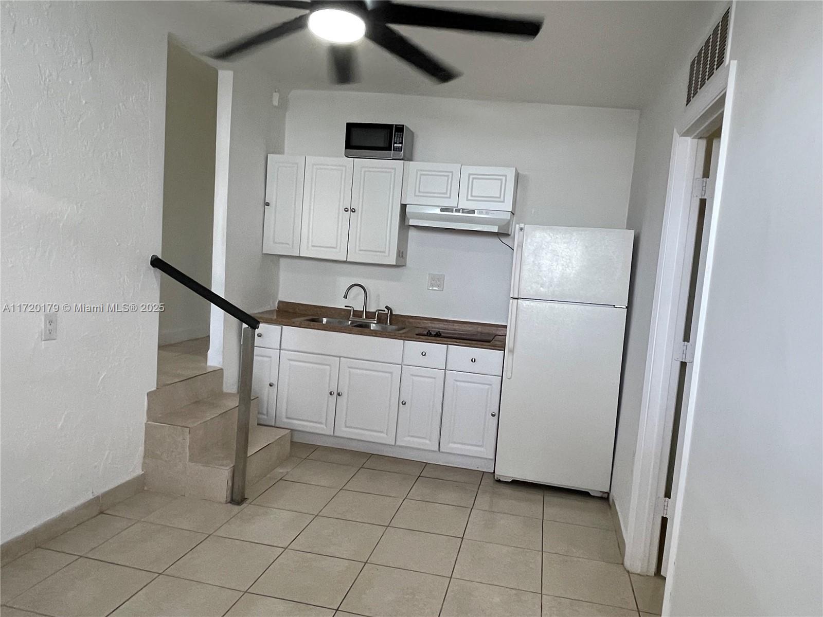 Residential, Hialeah Gardens, Florida image 9