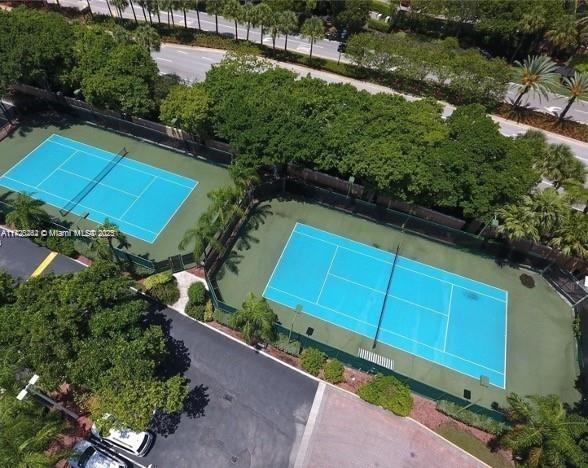 19877 E Country Club Dr #3-107, Aventura FL 33180