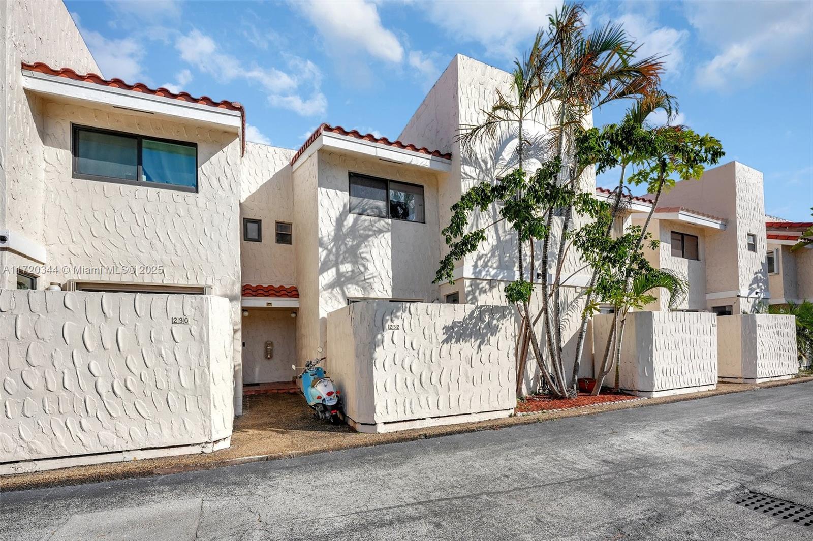 232 SE 10th Ave #232, Pompano Beach, Florida image 37