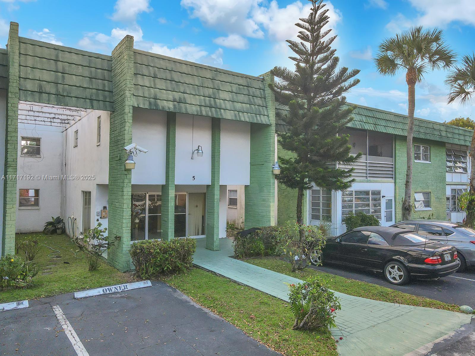 Residential, Lauderhill, Florida image 15